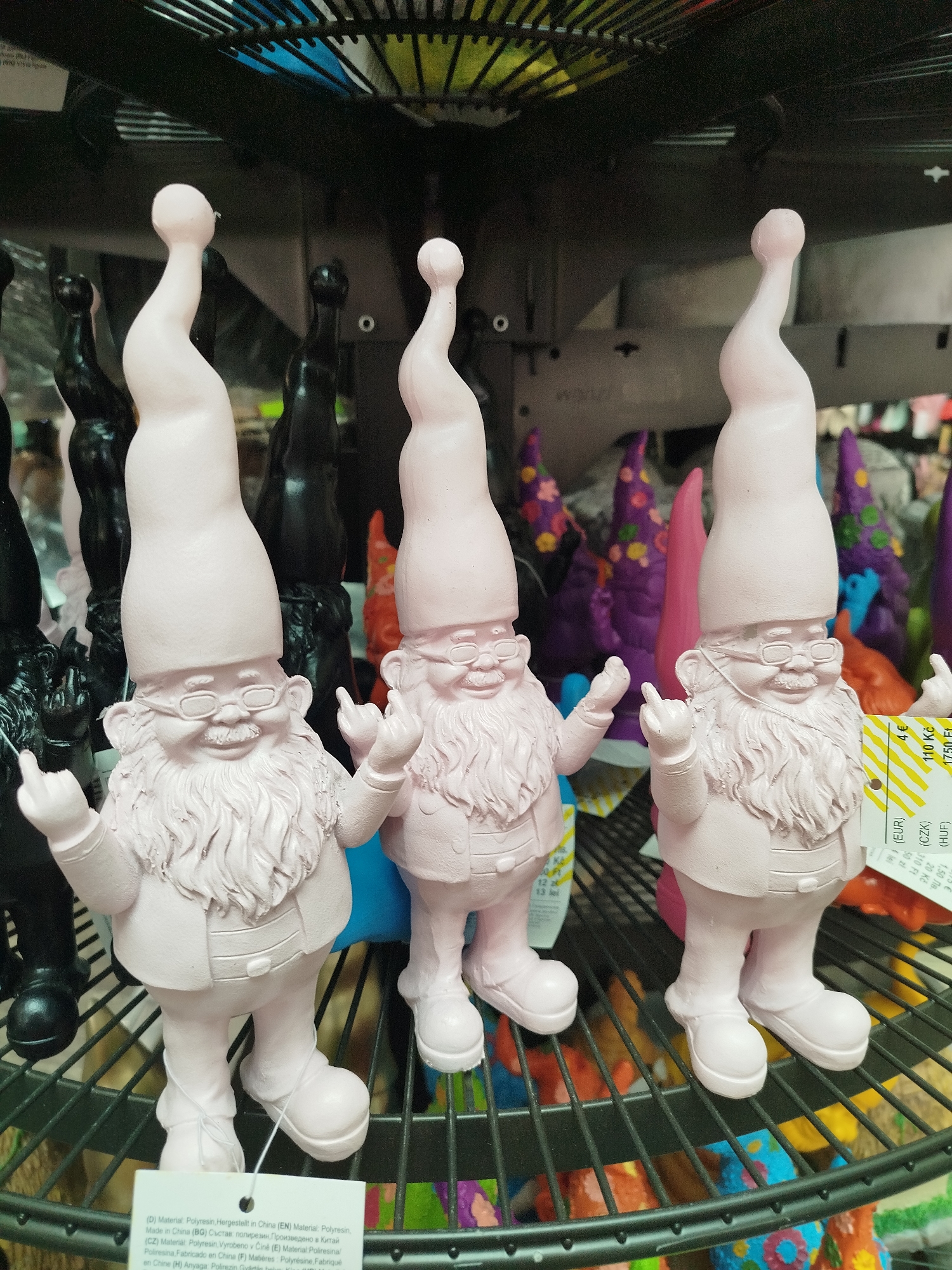 Live piano performance and quirky garden ornaments in Offenbach plaza