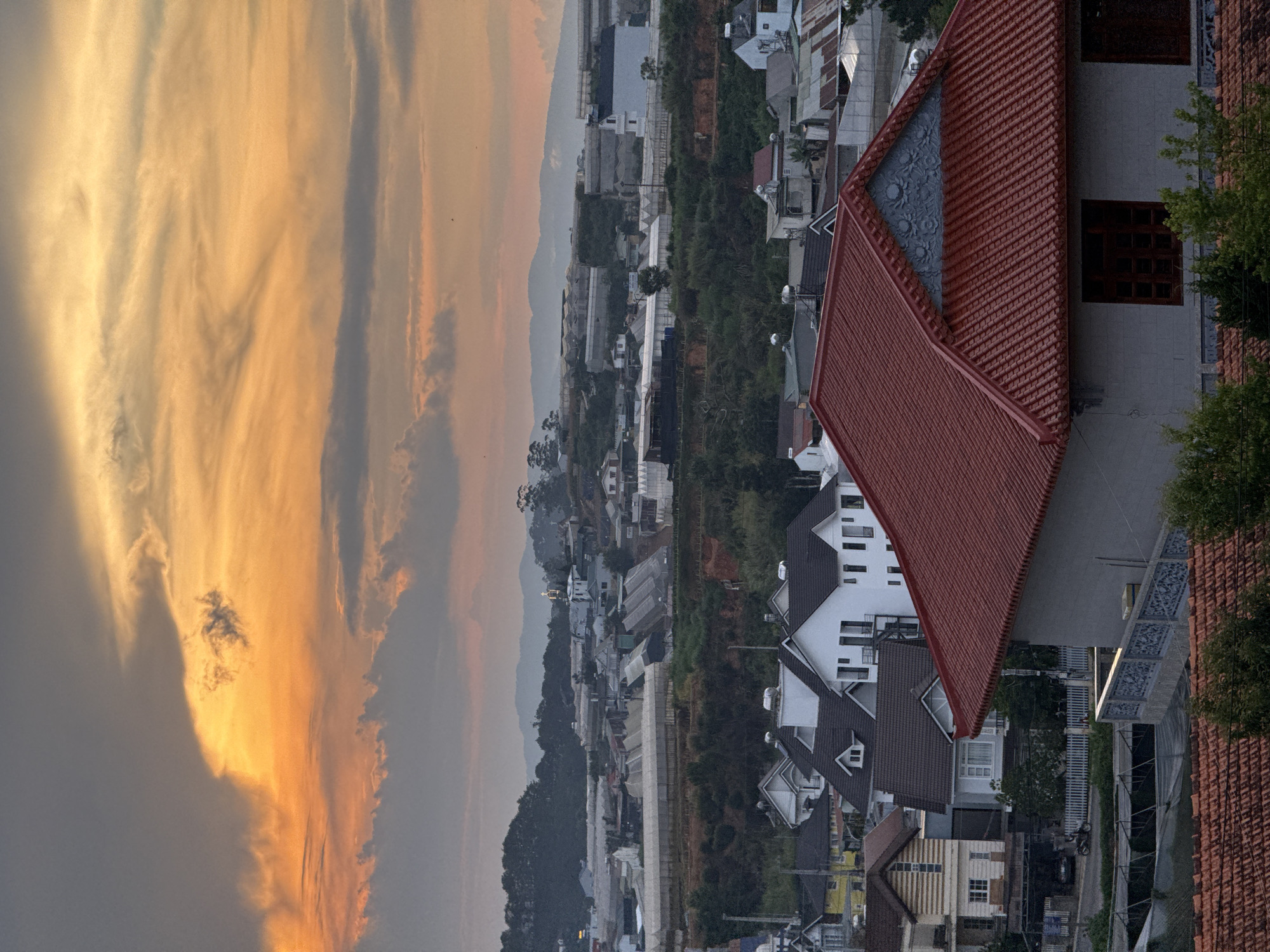 Sunset documented over Đà Lạt highlands from multiple viewpoints