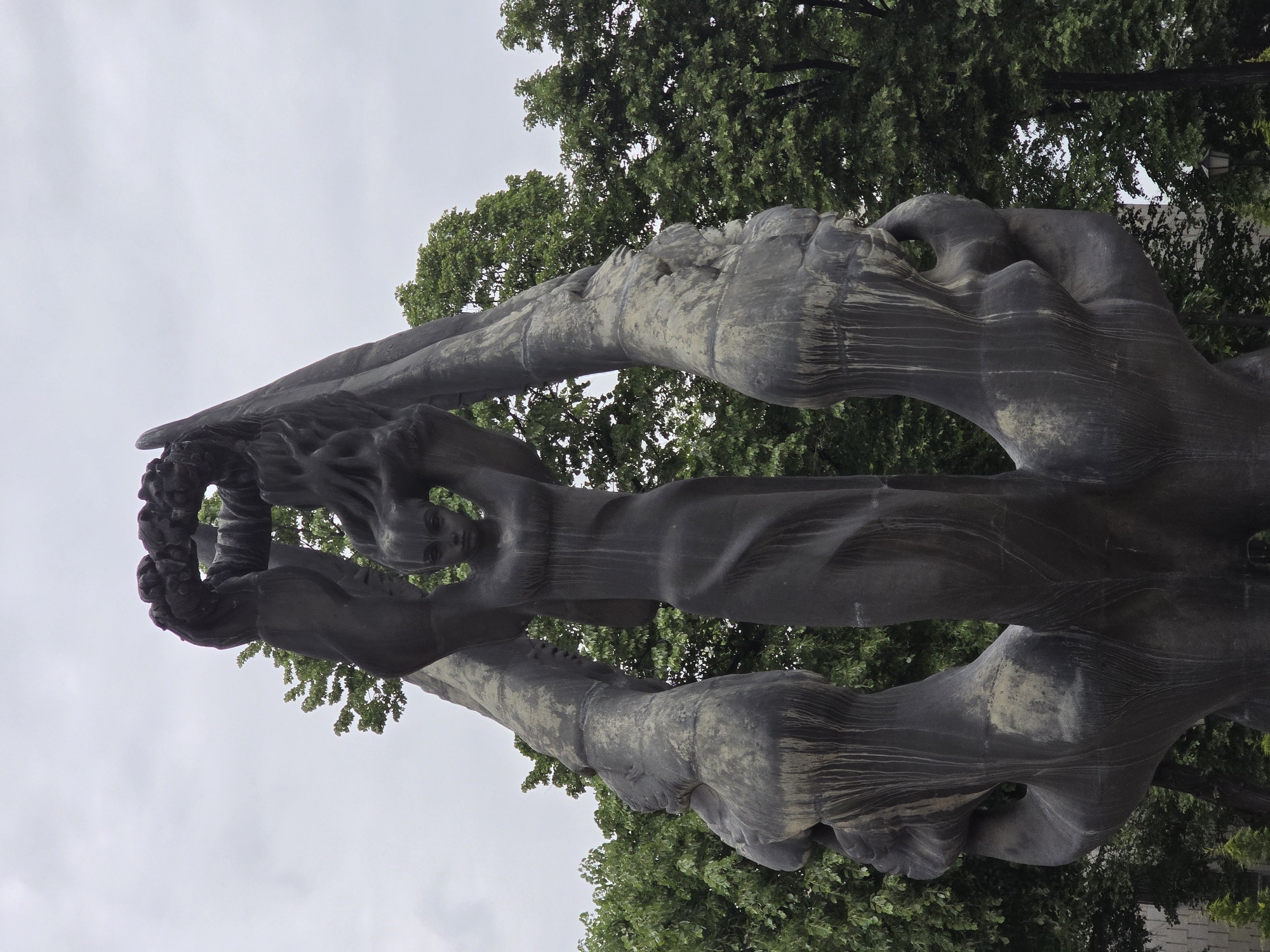 Archaeological museum visit documented through sculpture and architecture