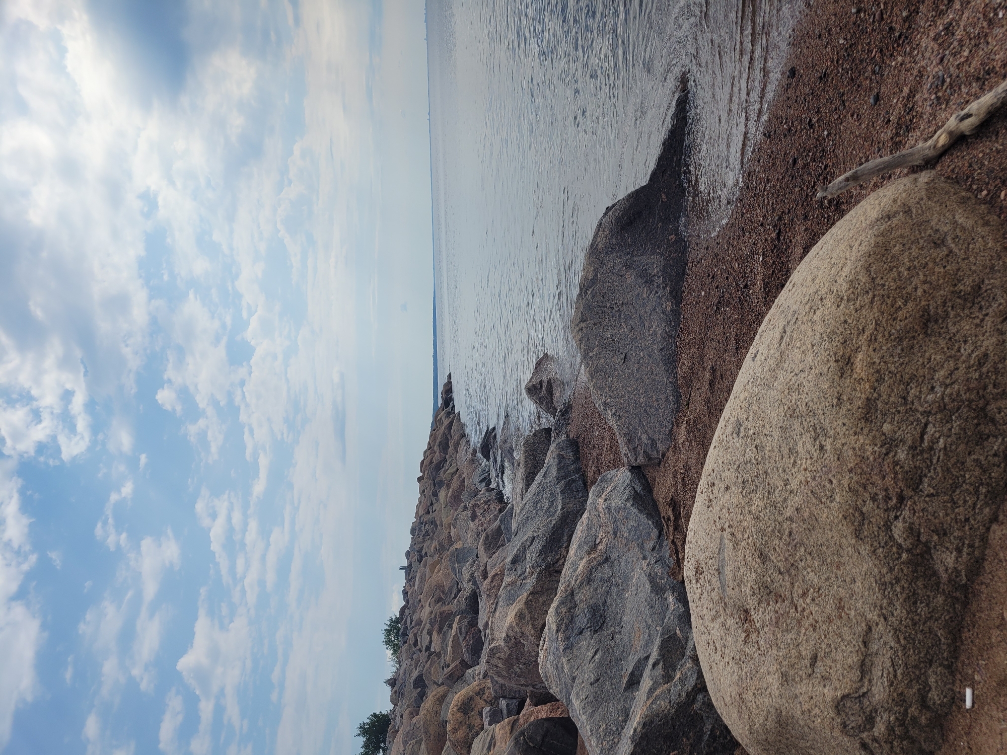 Summer morning on Zelenogorsk's rocky Gulf of Finland shore