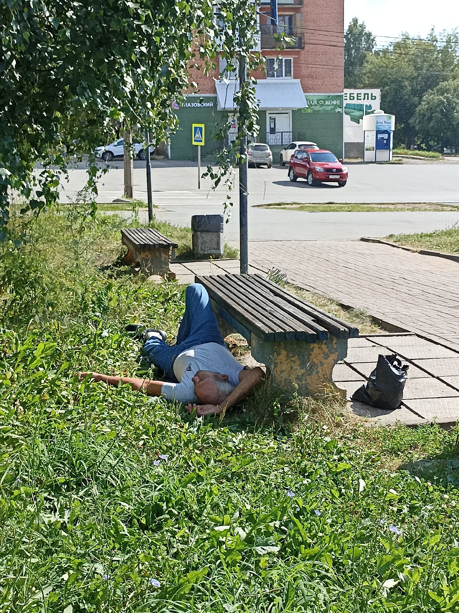 A lazy summer morning around Votkinsk, inside and out