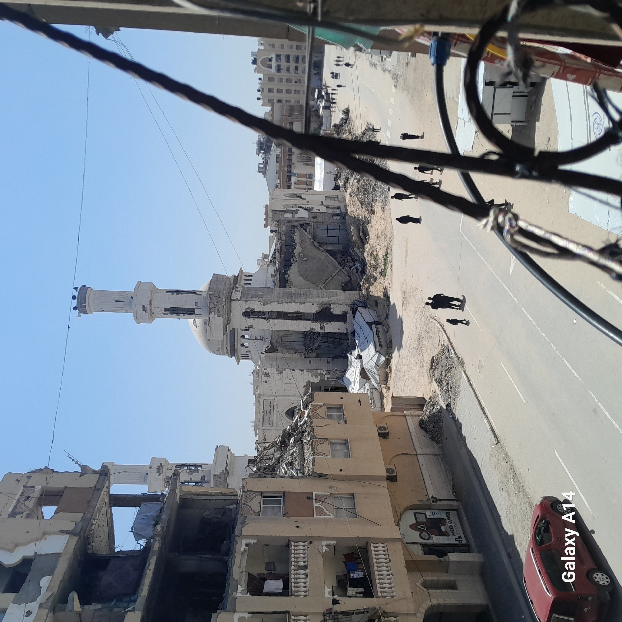 Khan Yunis residents continue daily life amid widespread destruction