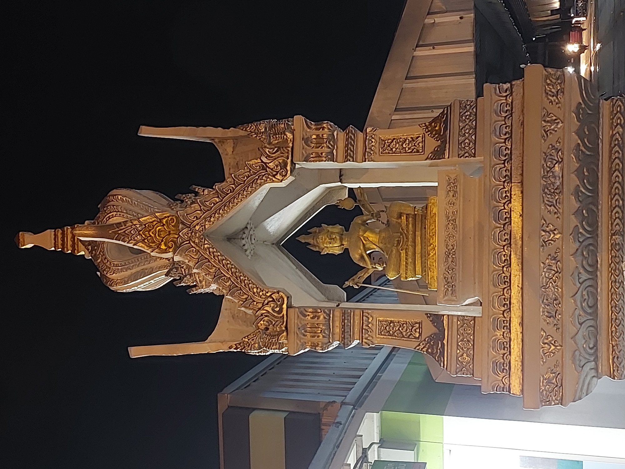 Afternoon stop in Bo Phut: shrine, ATMs, and a cold Coke