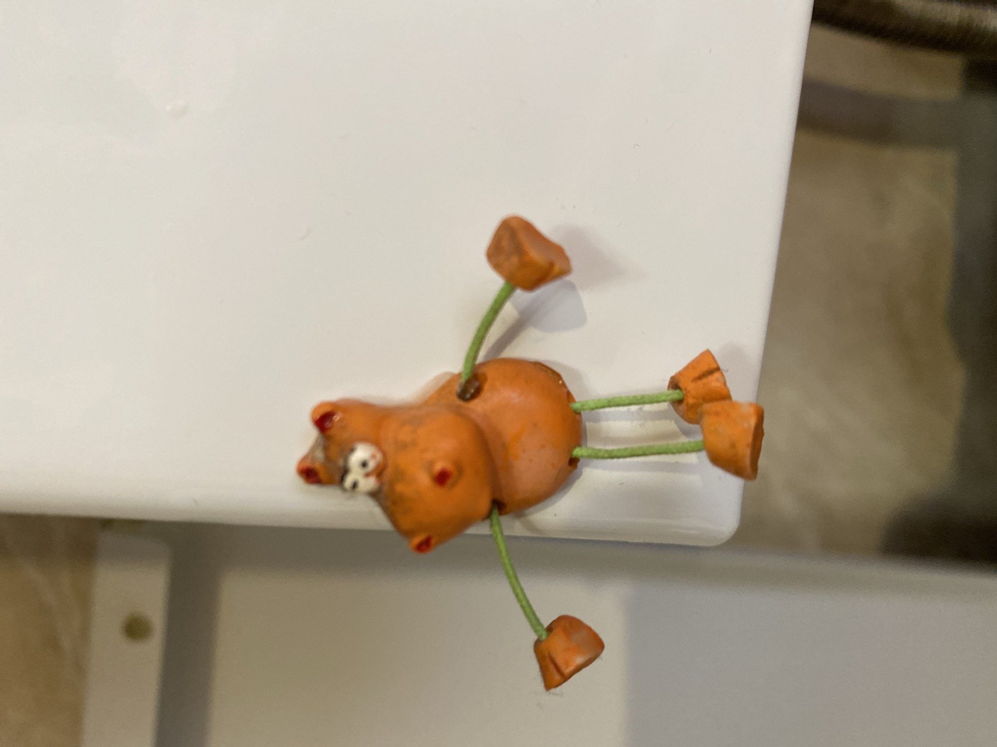 Small details from Novaya Usman': figurines, plants, and miniatures