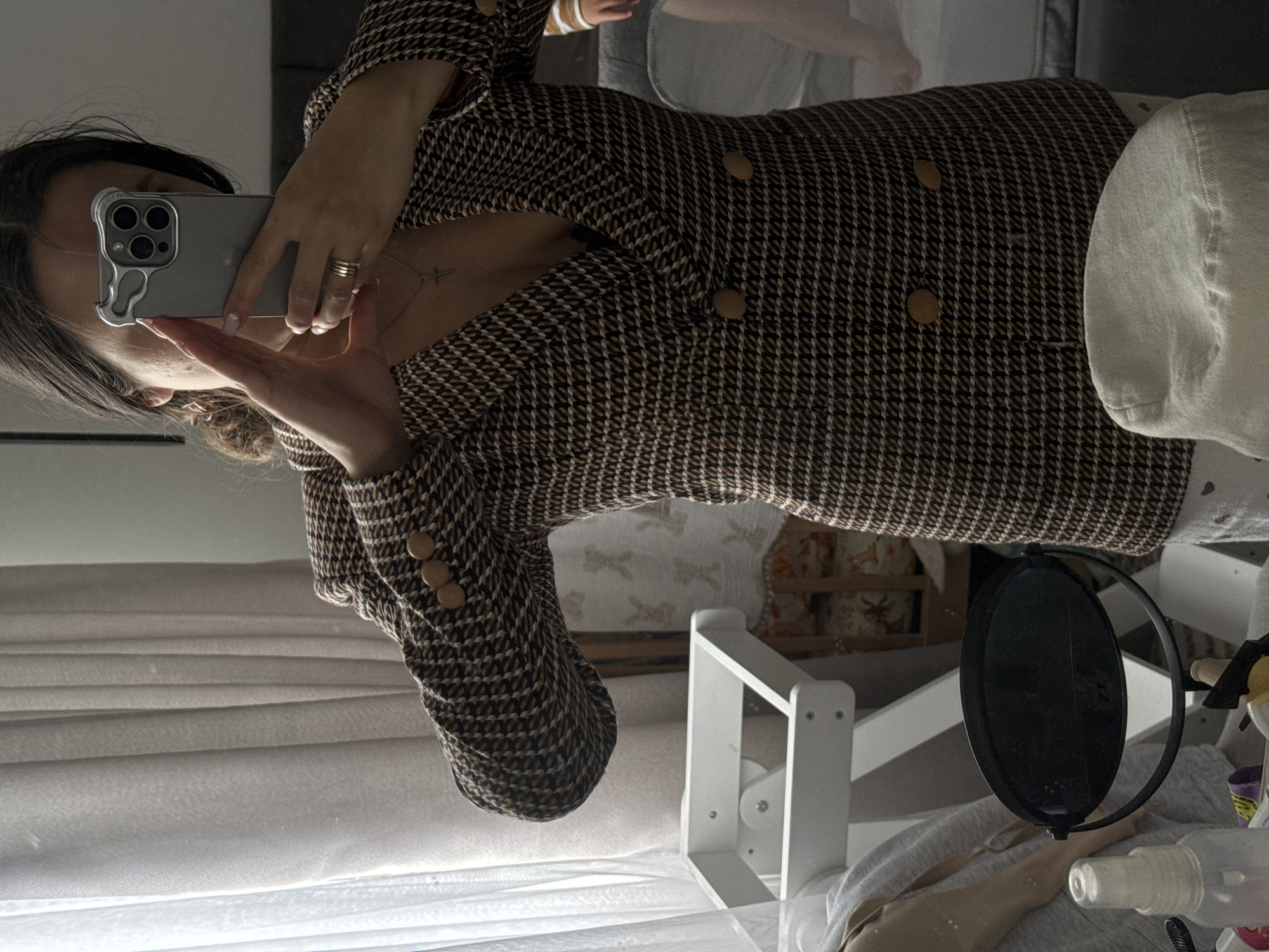 Mirror selfie session captured in Odintsovo, Russia