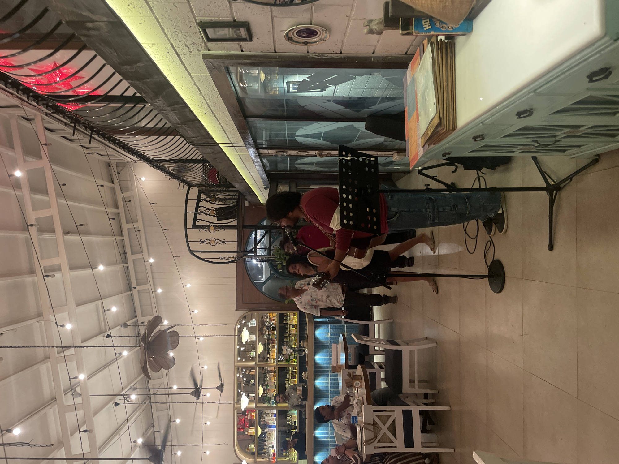 Live musical performance captured at Mumbai restaurant