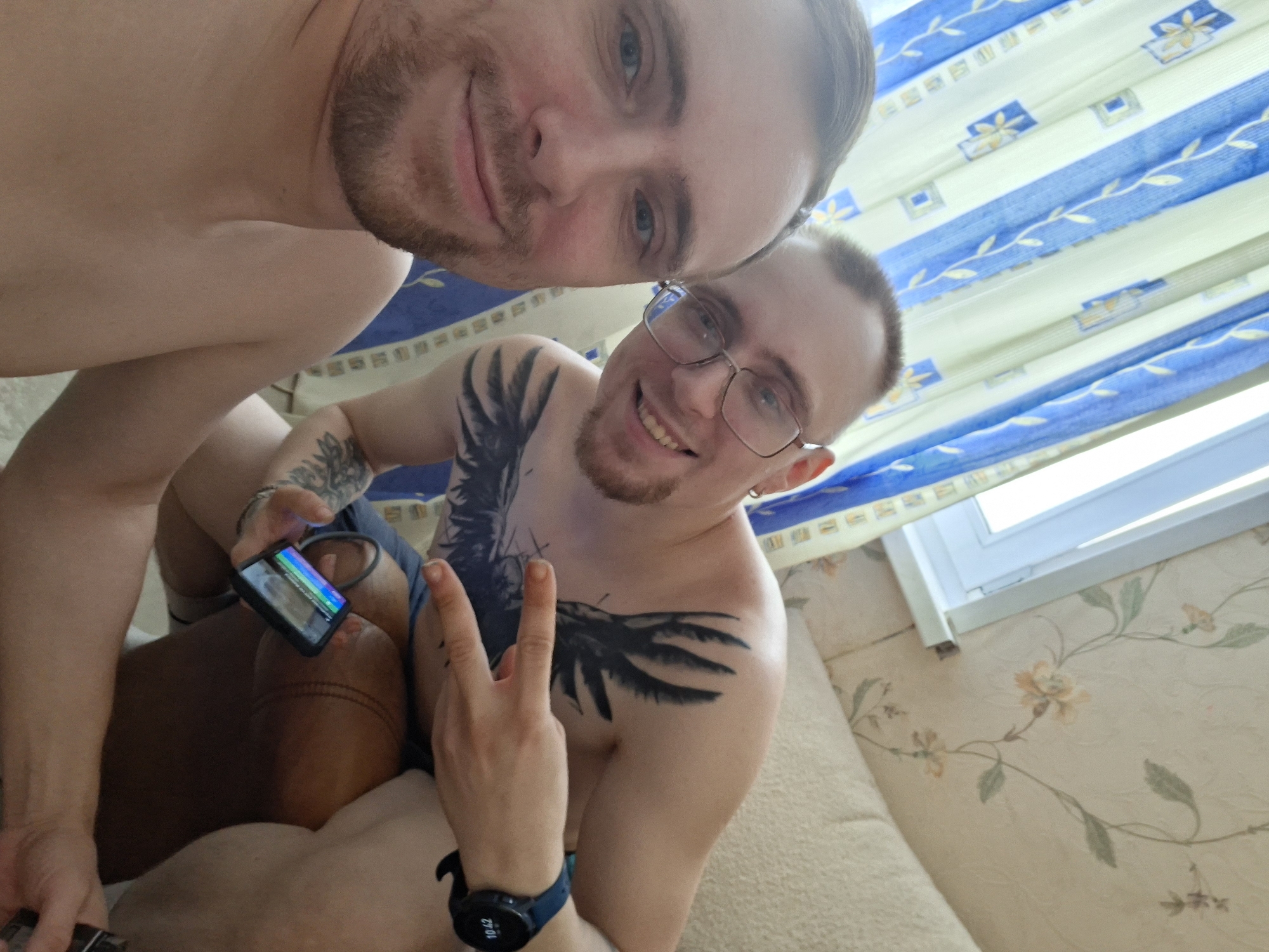 Lazy Moscow morning: apartment life, selfies, and a curious cat
