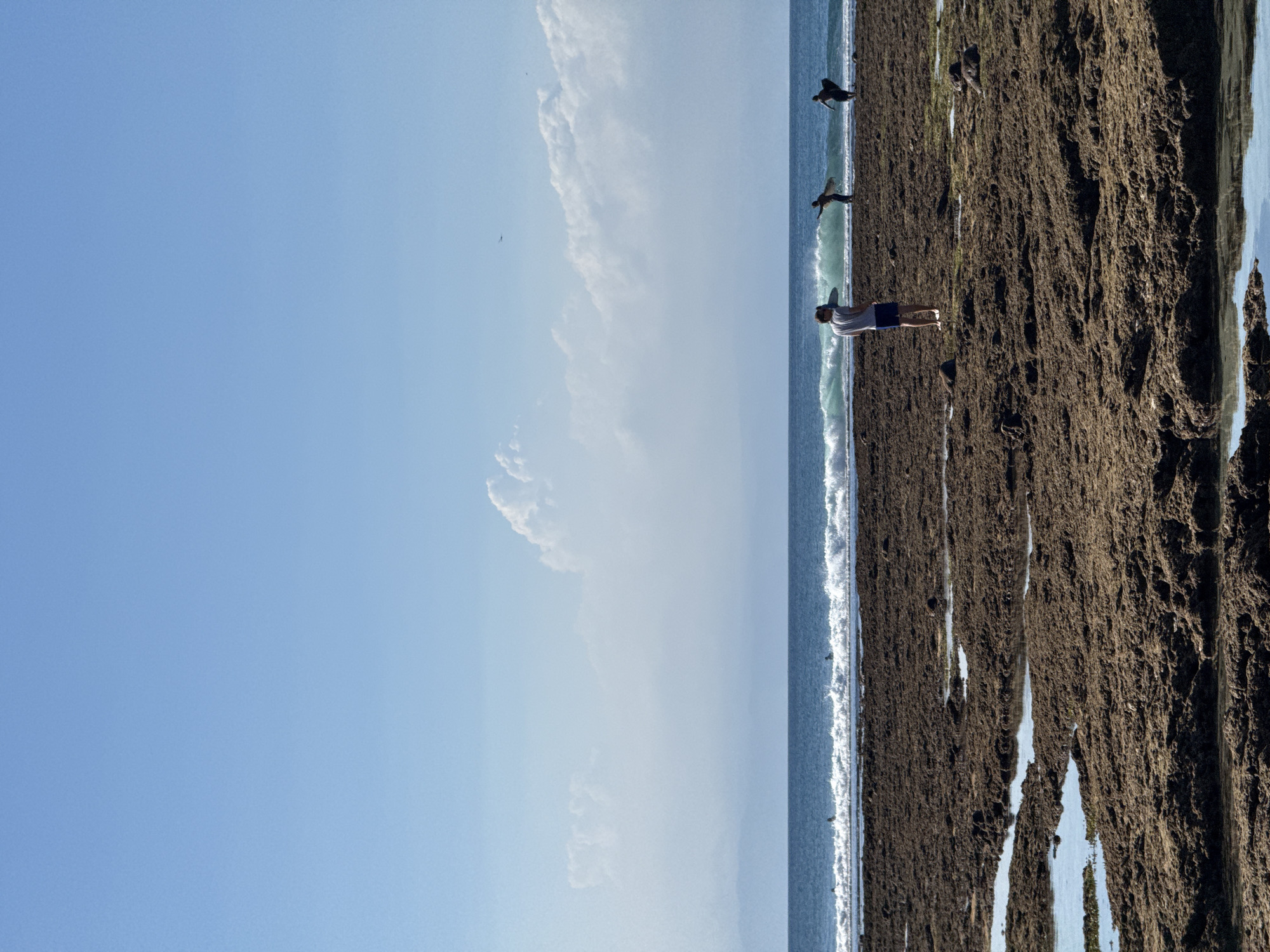 Clear skies observed over Kuta Selatan coast Friday morning