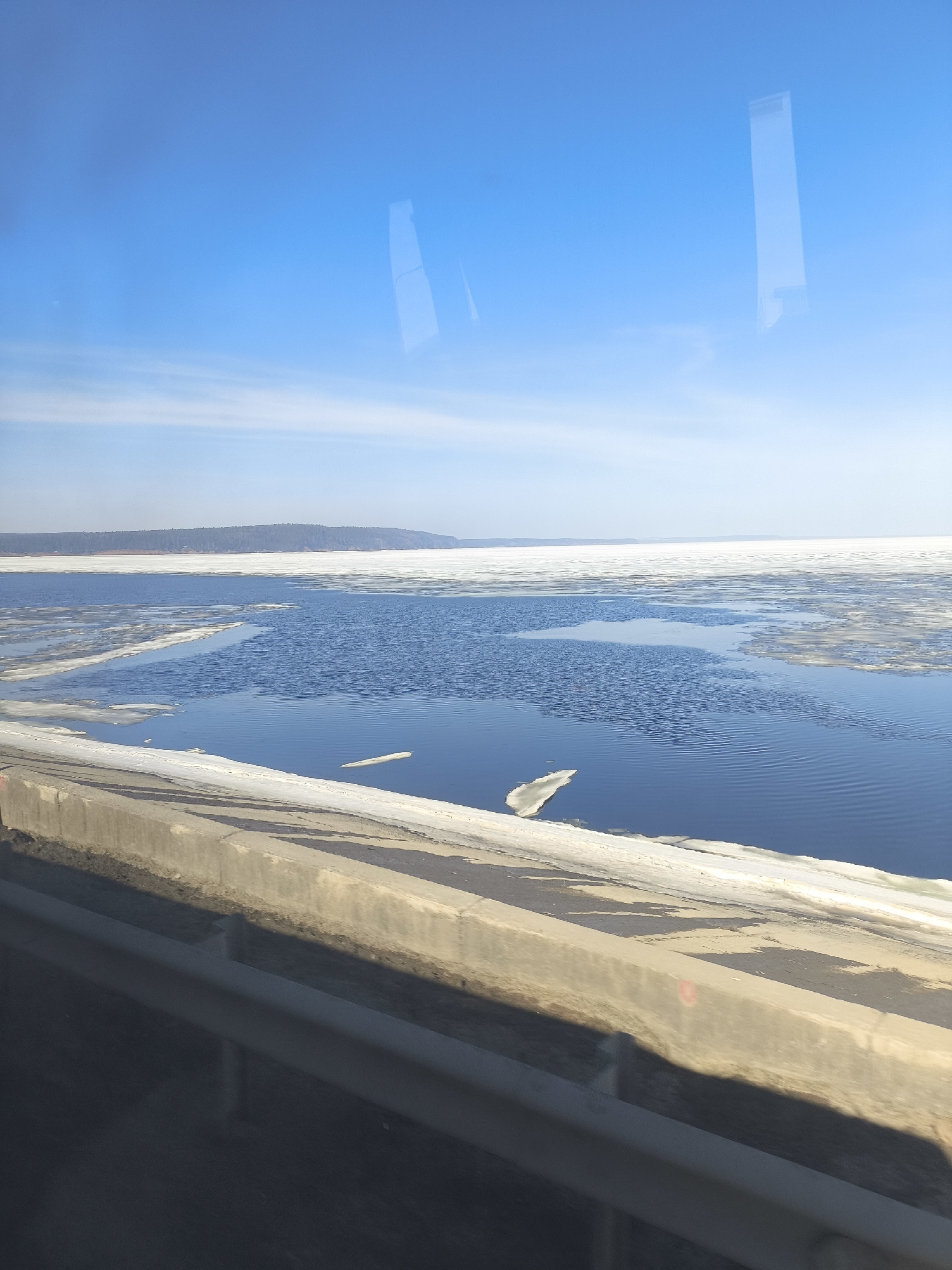 Spring ice breakup observed along Chaikovsky highway