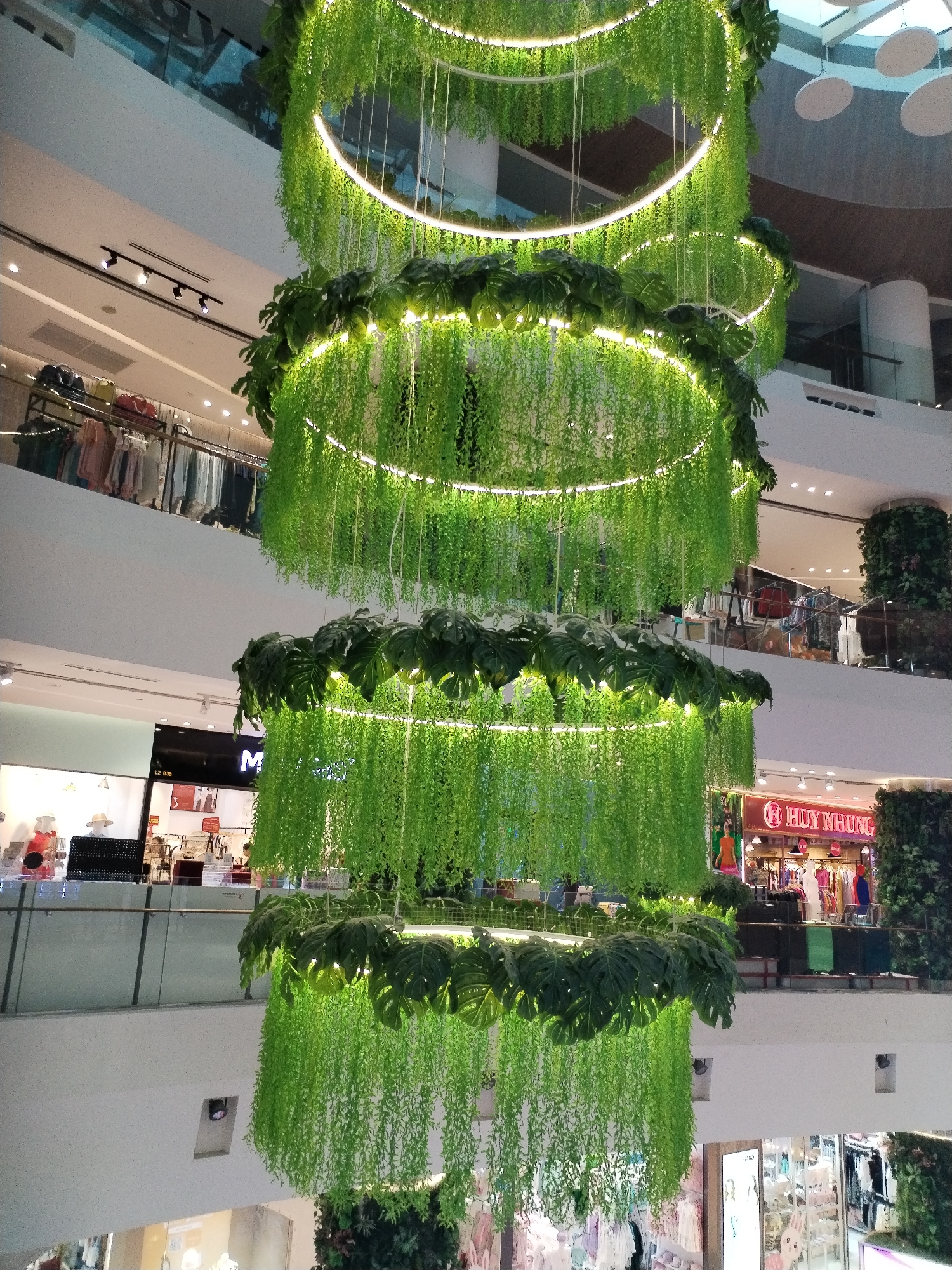 Morning exploration of Nha Trang's malls, streets and nightlife spots