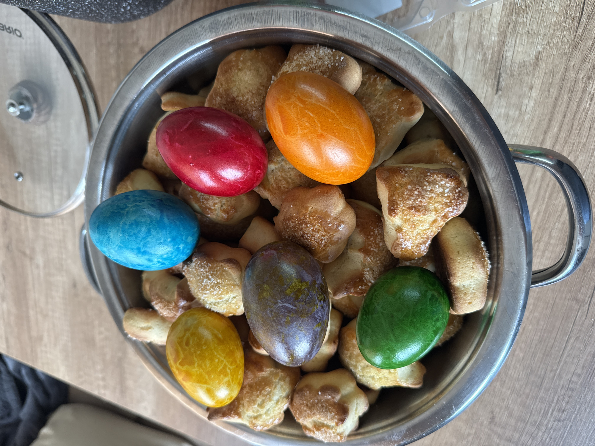 Easter preparations documented in Stara Zagora with cookies and eggs