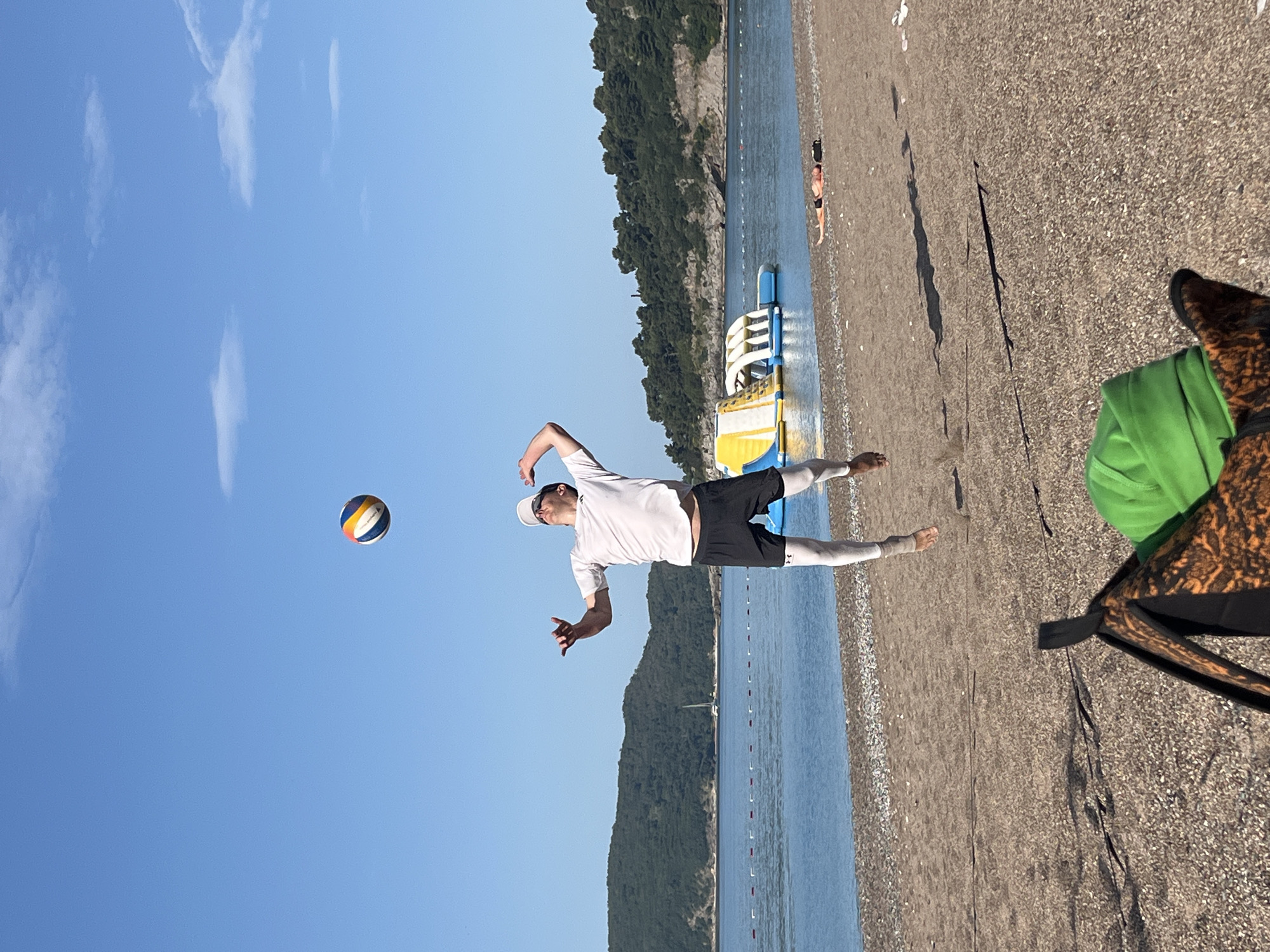 Beach volleyball games and tourist activities recorded in Bečići