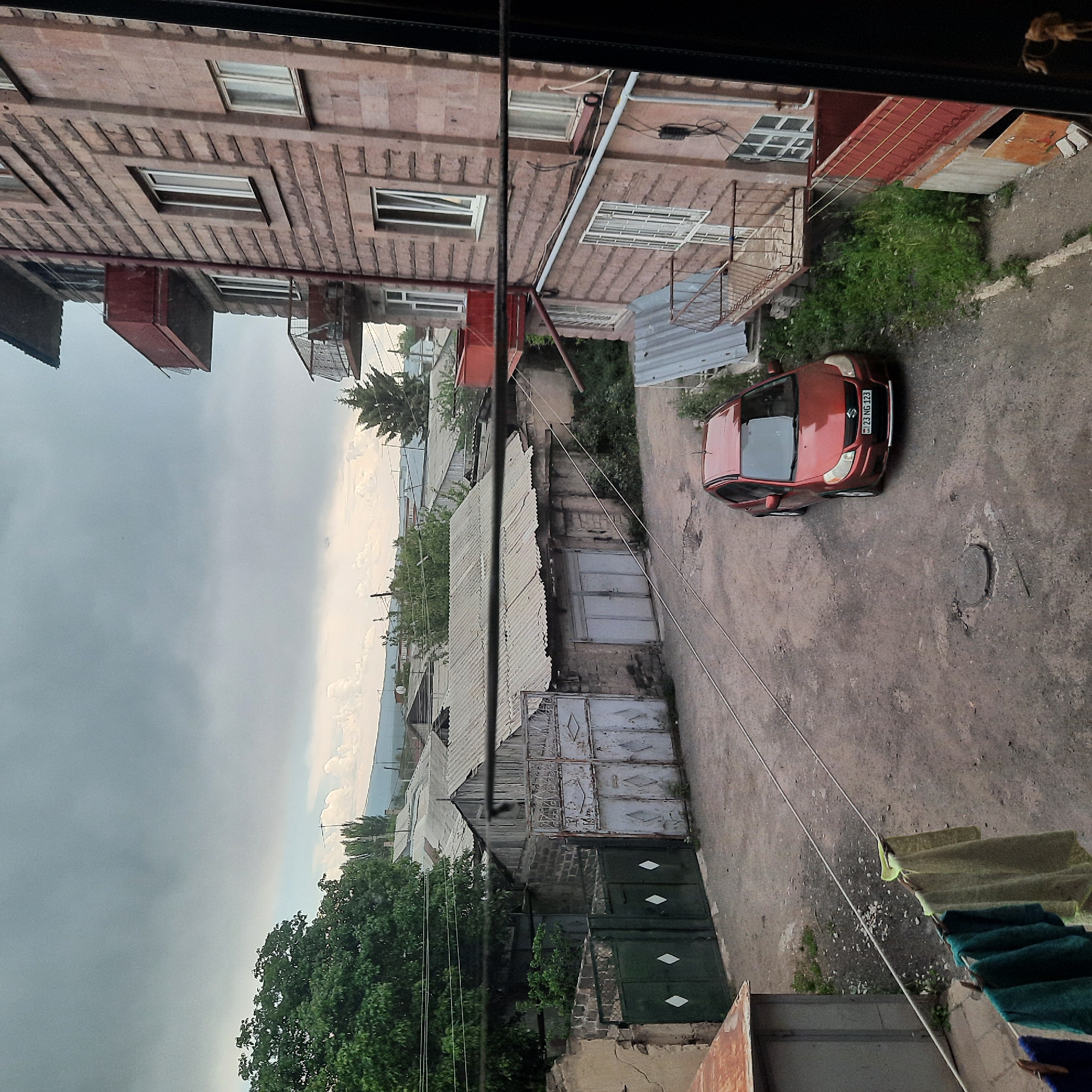 Resident documents quiet Saturday morning scenes across Gyumri, Armenia