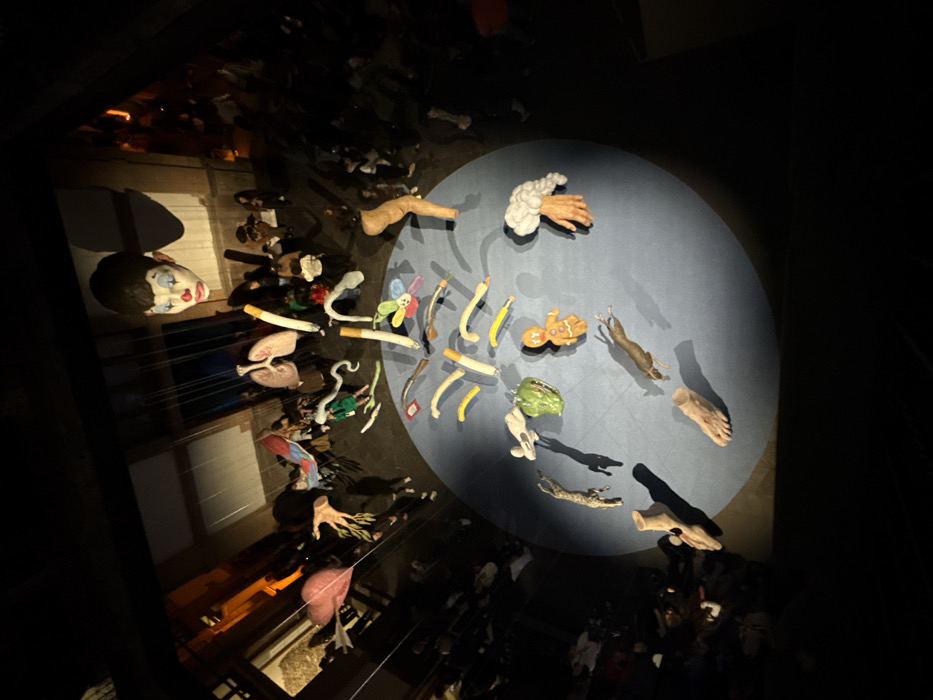 Late-night art exhibition draws crowds in Mexico City venue