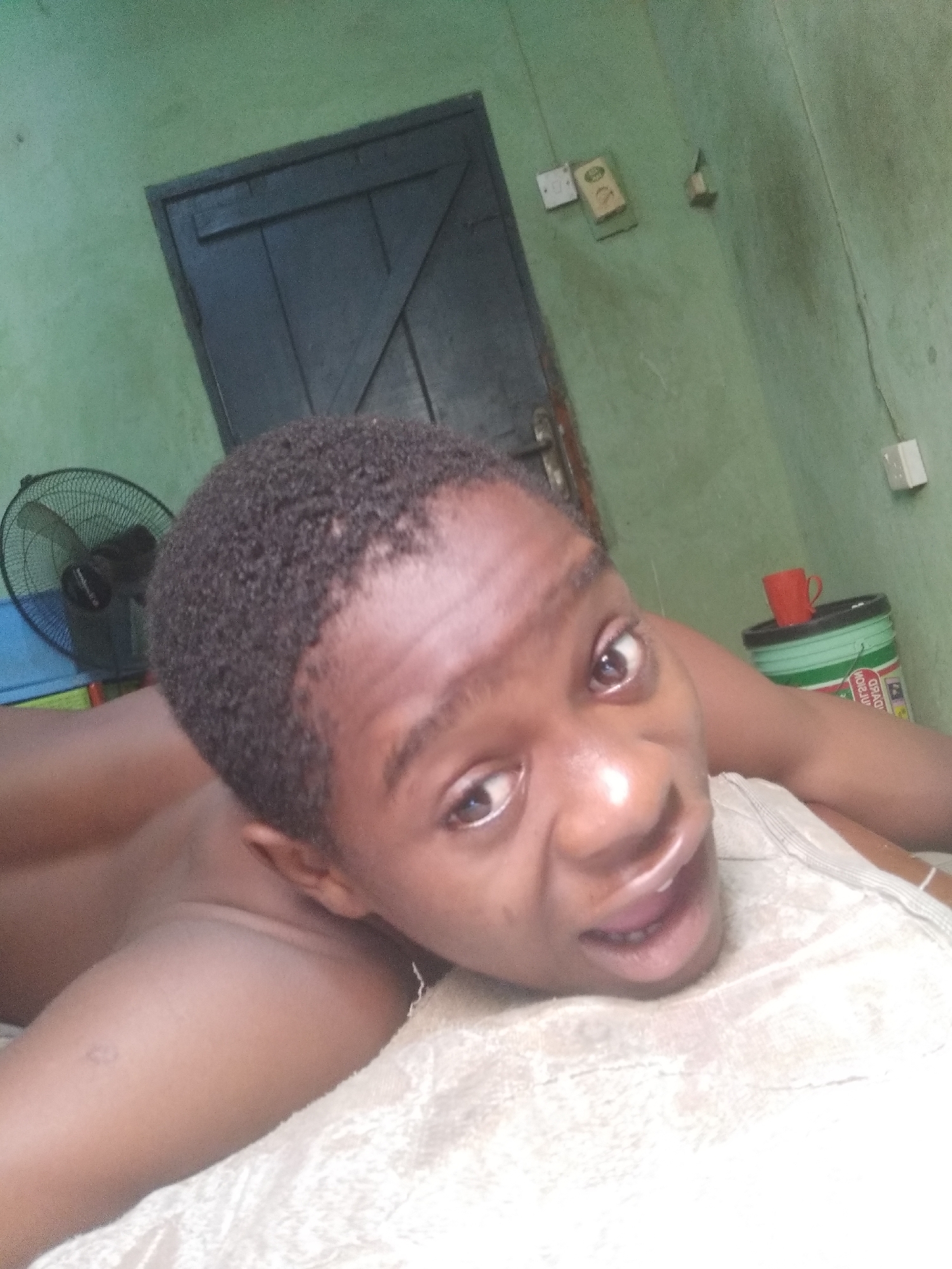 Distressed individuals documented in Shangisha home during morning hours