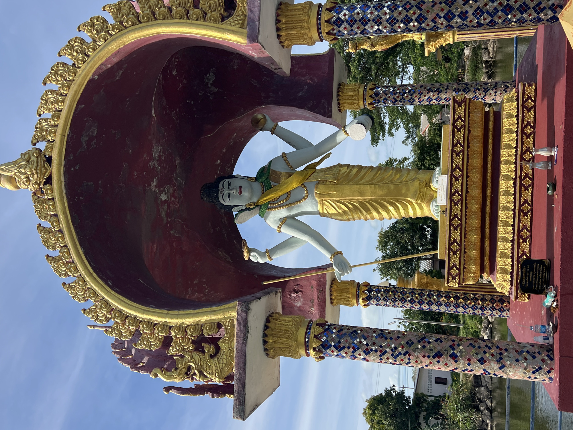 Temple hopping and wildlife feeding at a Ko Samui shrine complex
