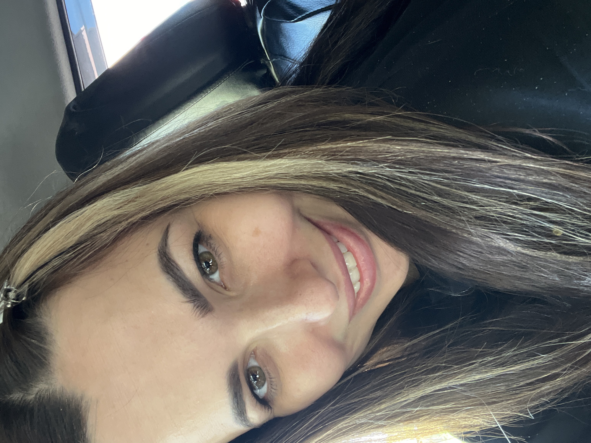 Woman photographed in car, anatomical models spotted nearby