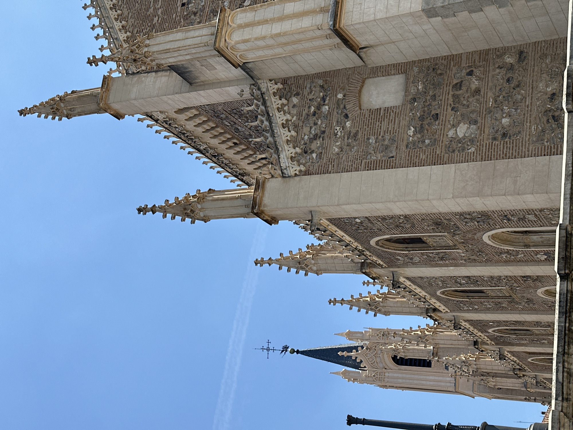 Tourist documents Madrid cultural landmarks in 12-minute photography walk