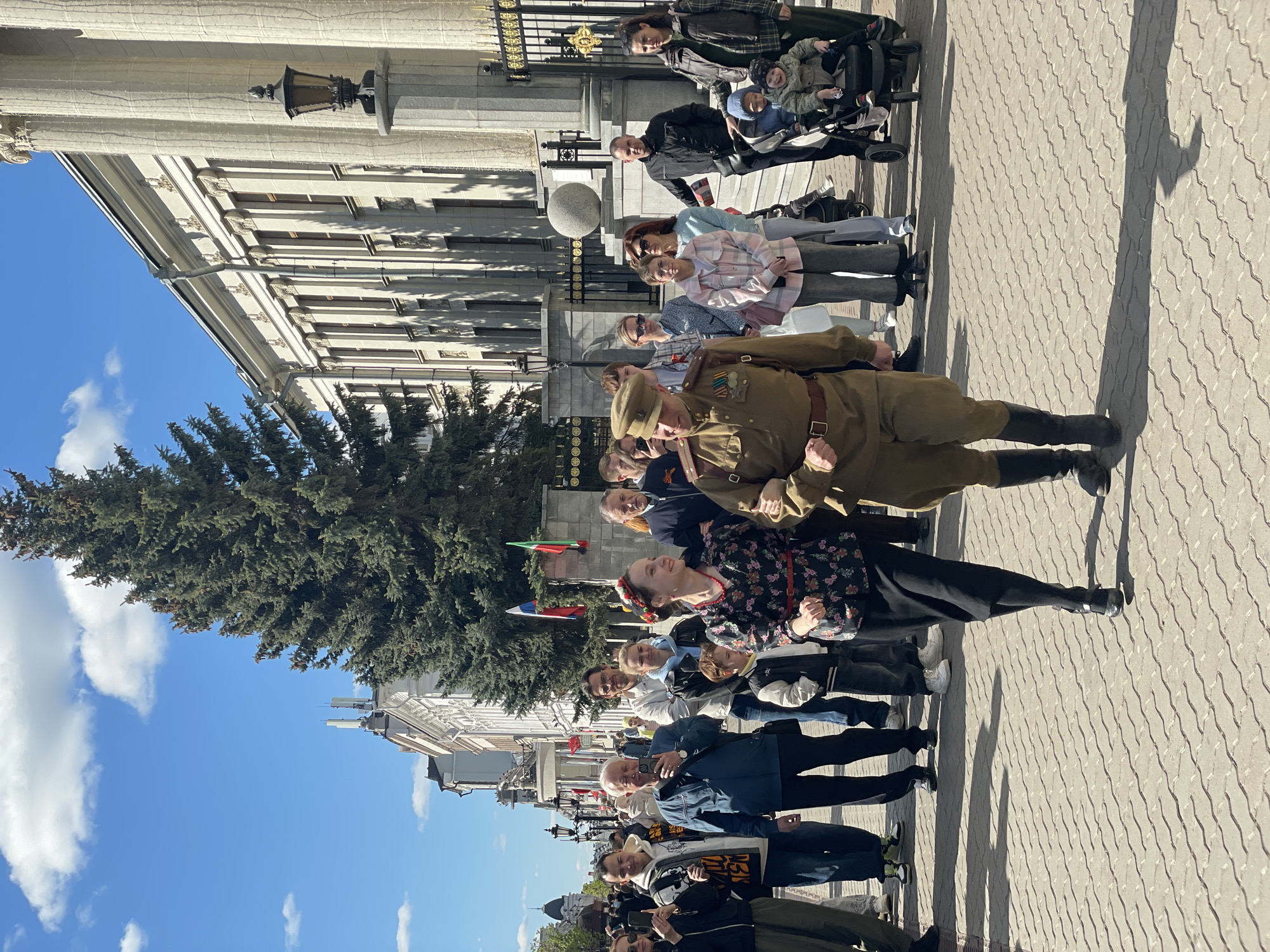Military couple dances for crowds in Kazan Victory Day celebration