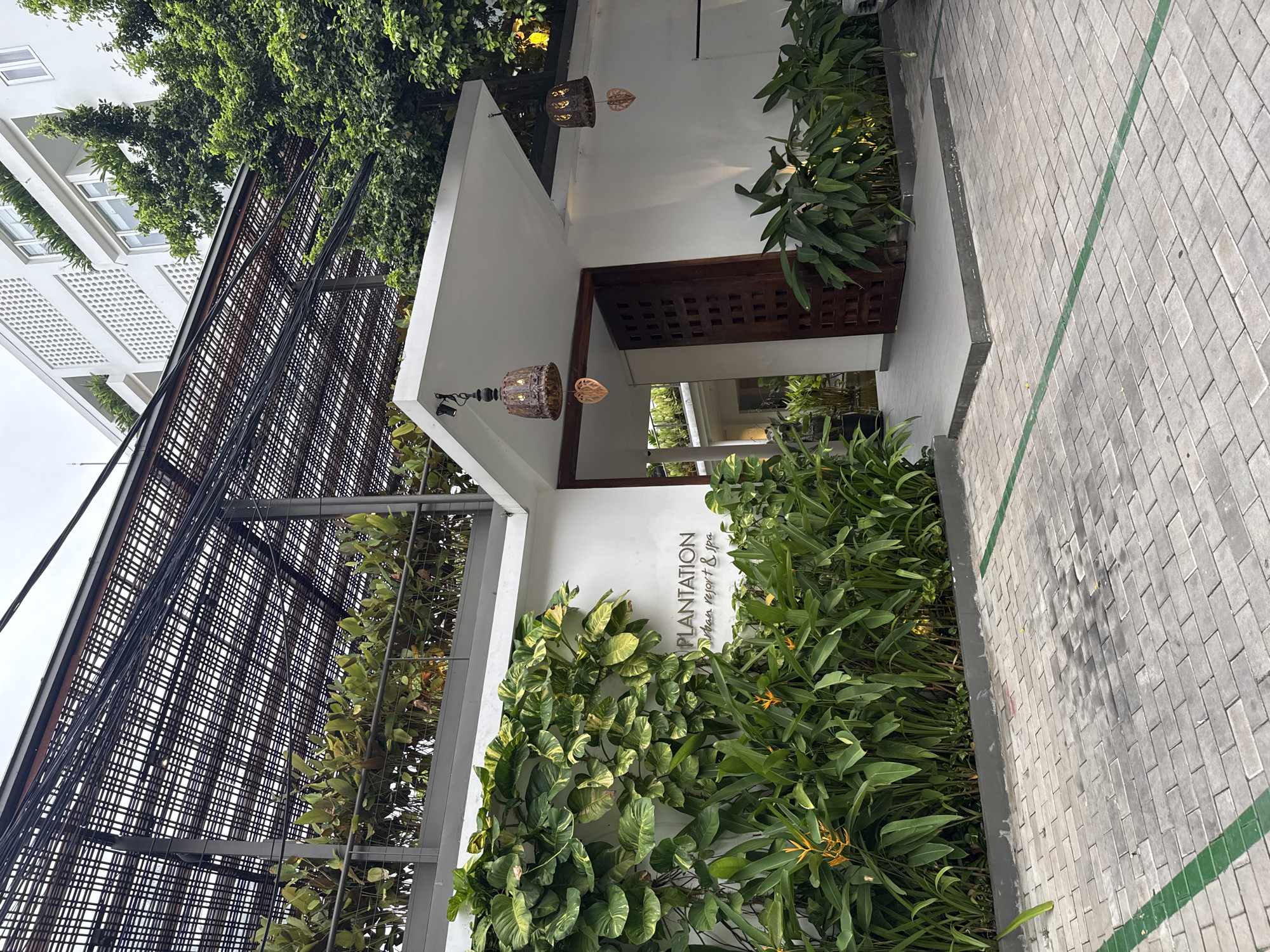 Khan Daun Penh hotel courtyard, streets, and interiors