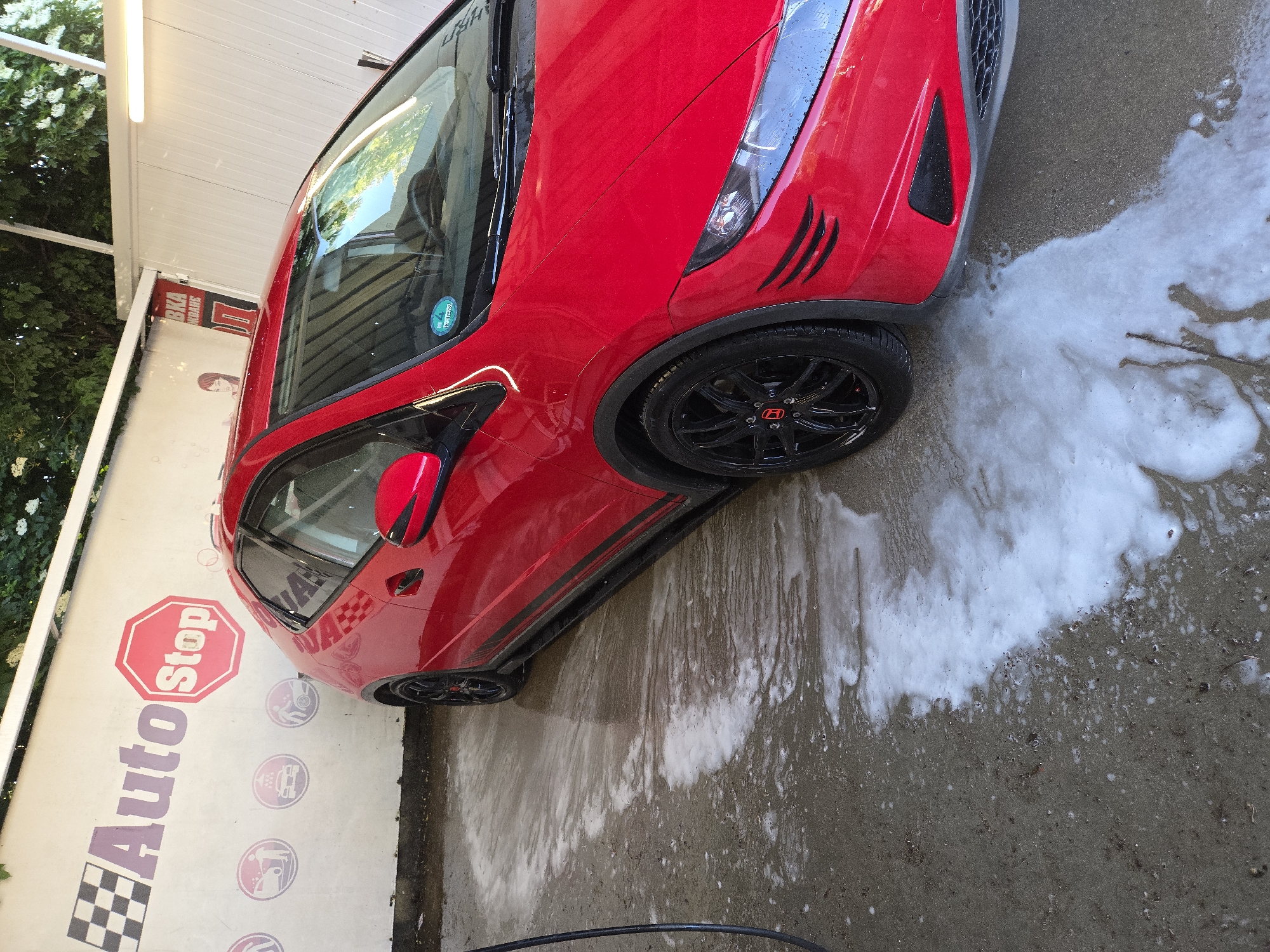 Red Honda Civic Type R spotted at car wash