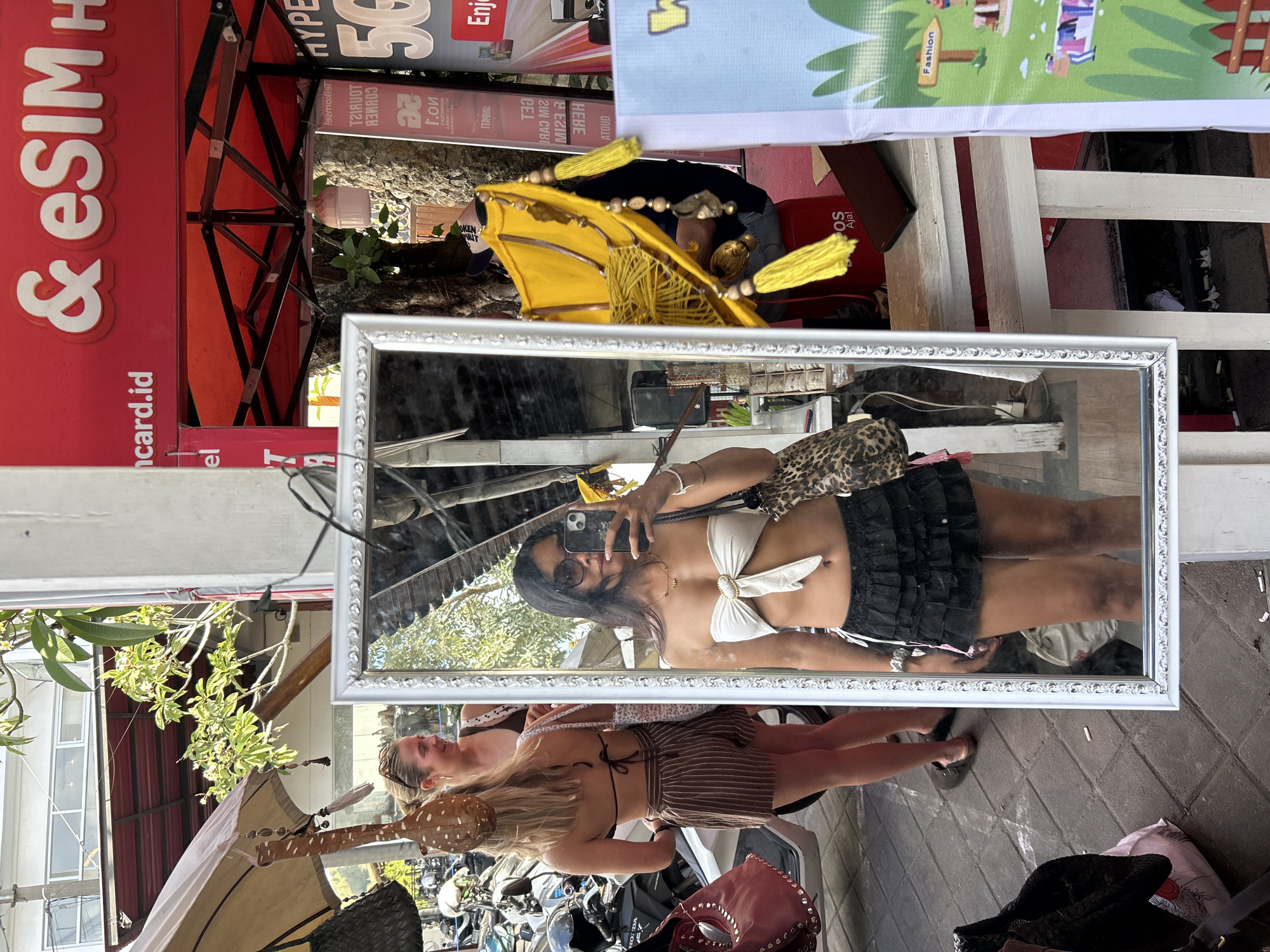 Browsing handmade markets and busy streets in Kuta Selatan