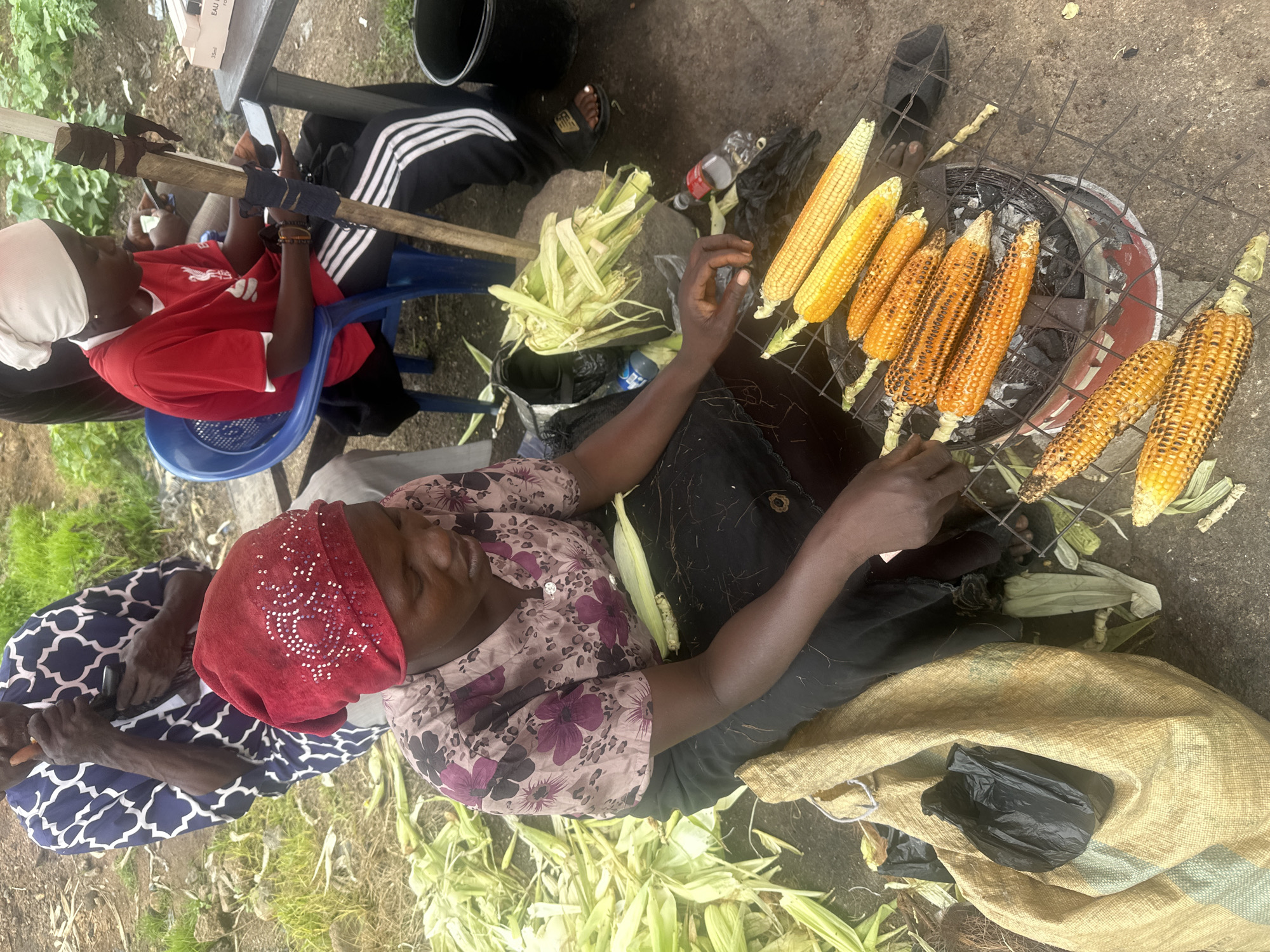 Midday life in Gura Top: markets, fuel stations, and streets