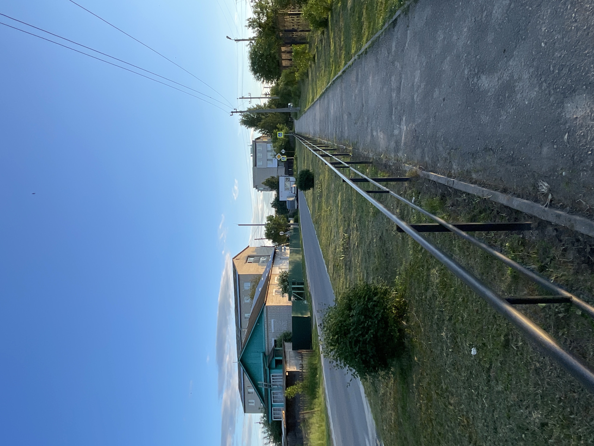Witness Documents Daily Life on Krasnye Baki Streets