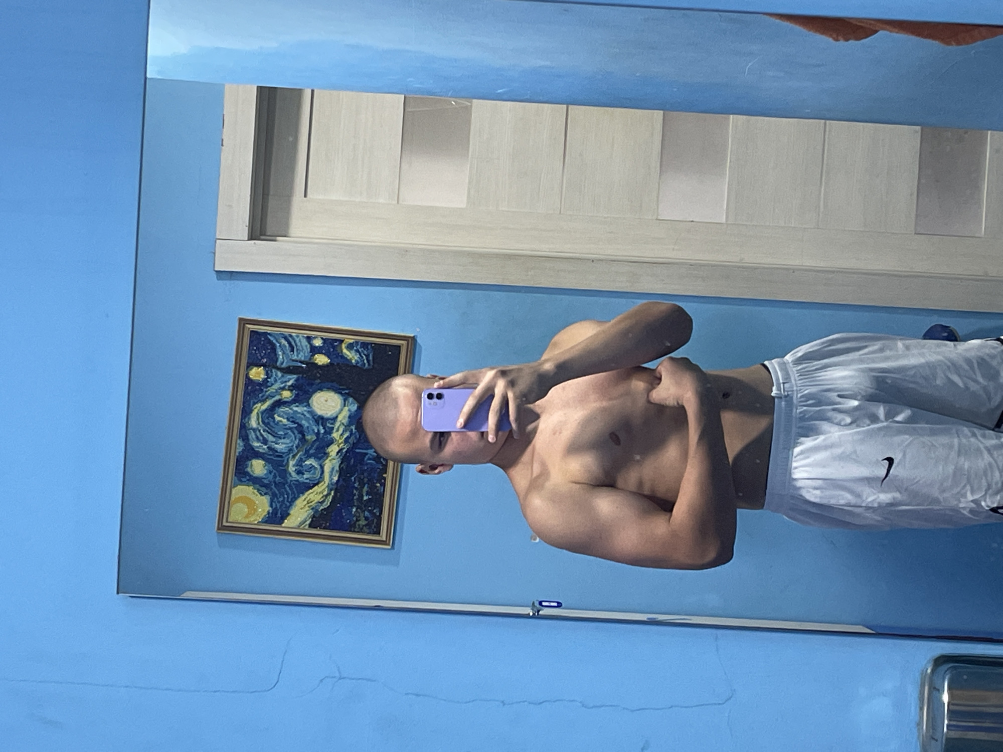 Gym selfies from a workout session in Kamyshlov, Russia