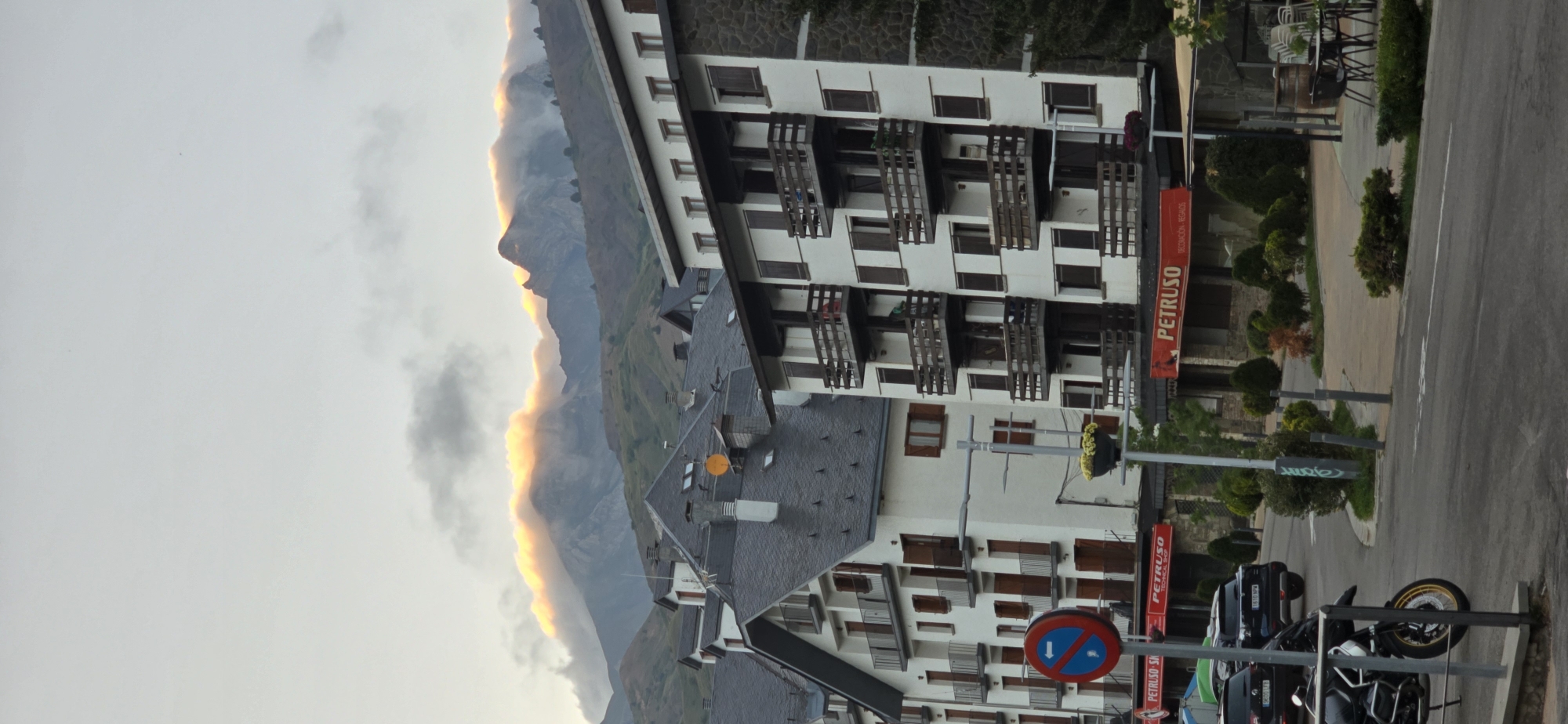 Street-level views of Sallent de Gállego against the Pyrenees
