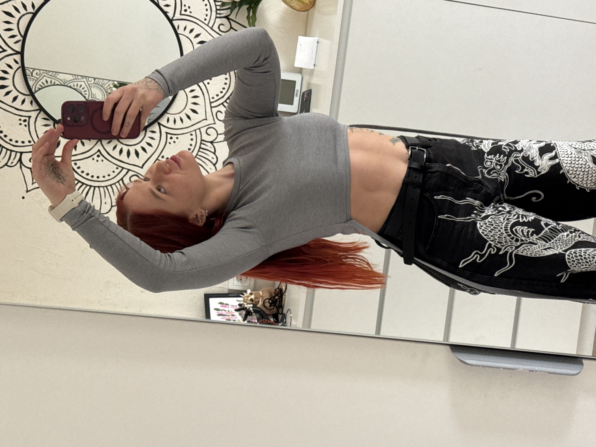 Woman documents morning routine with selfies in Rostov-on-Don