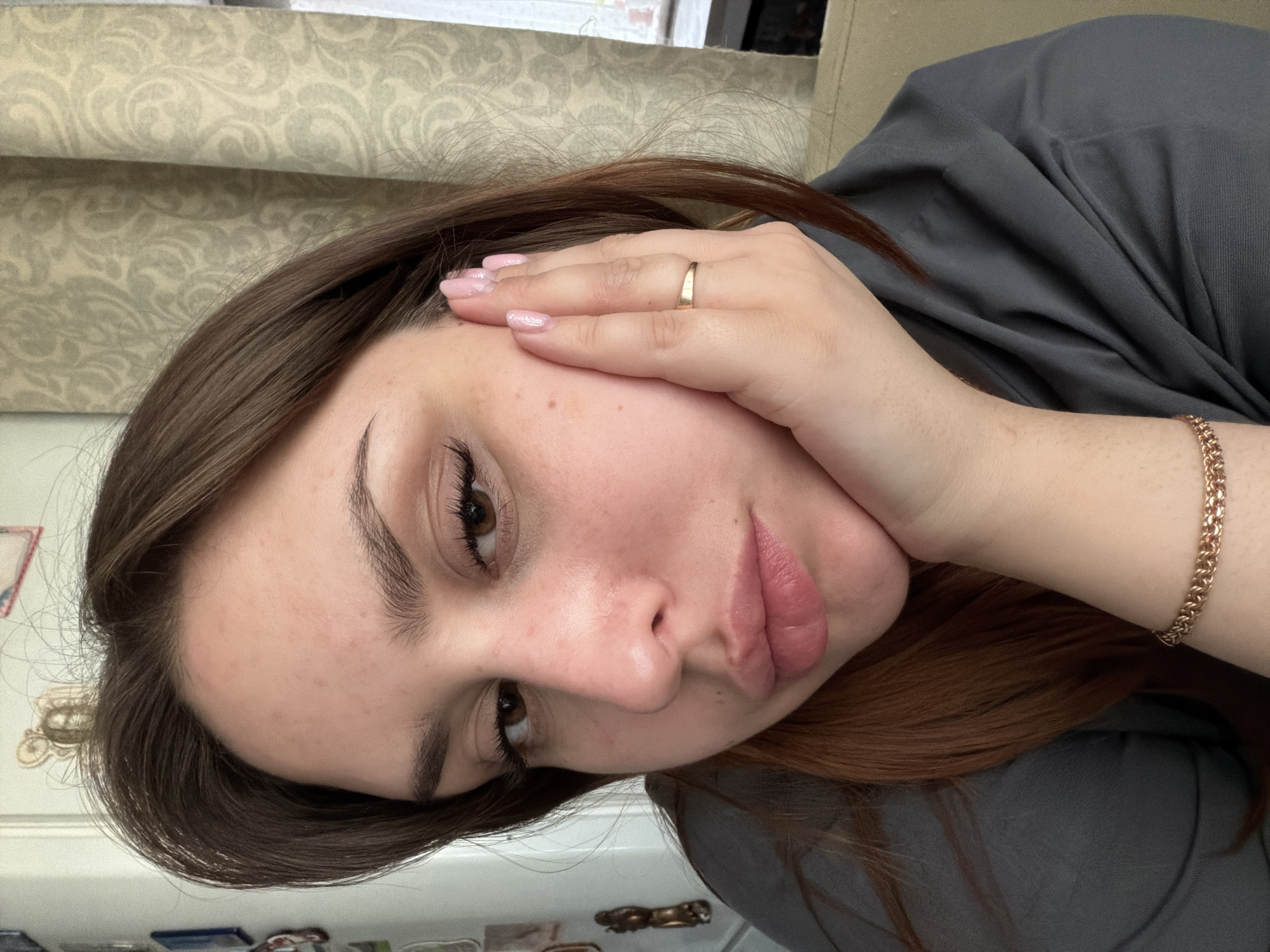 Woman documents ordinary morning moments in Chaikovsky, Russia