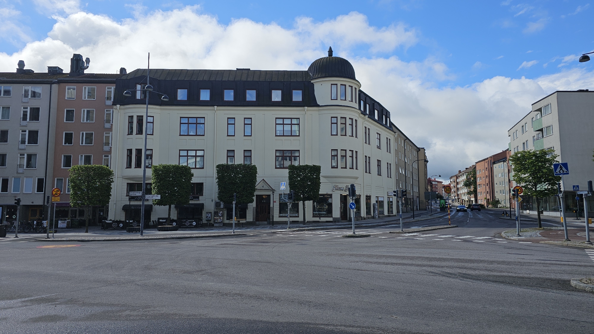 Street-level snapshots of a quiet Linköping morning