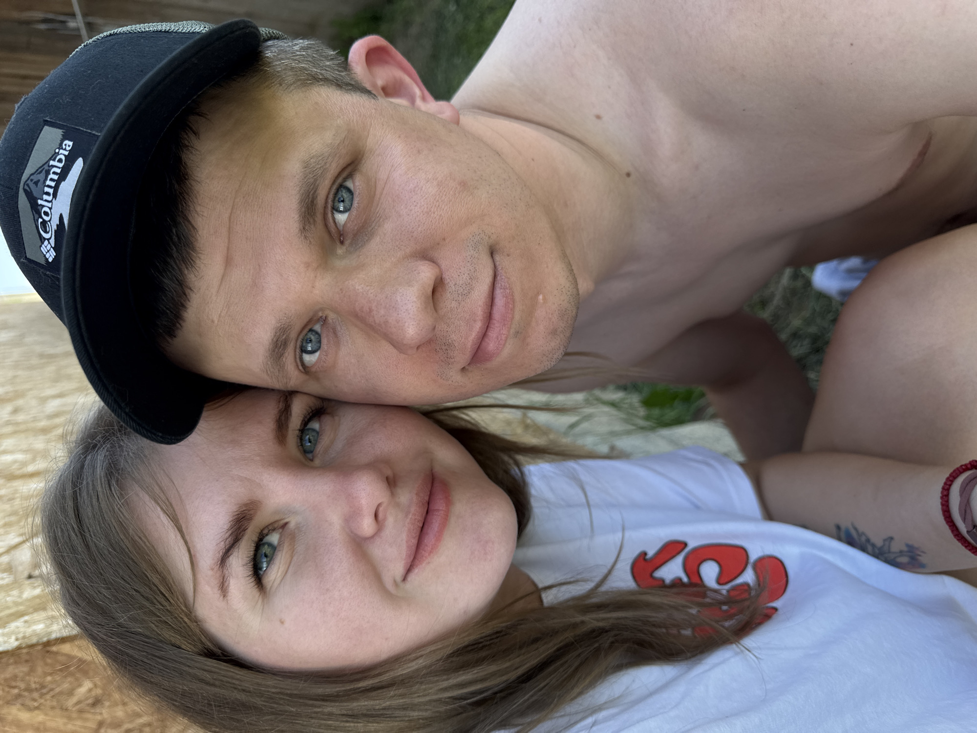 Couple photographed in intimate moment in Фоки, Russia