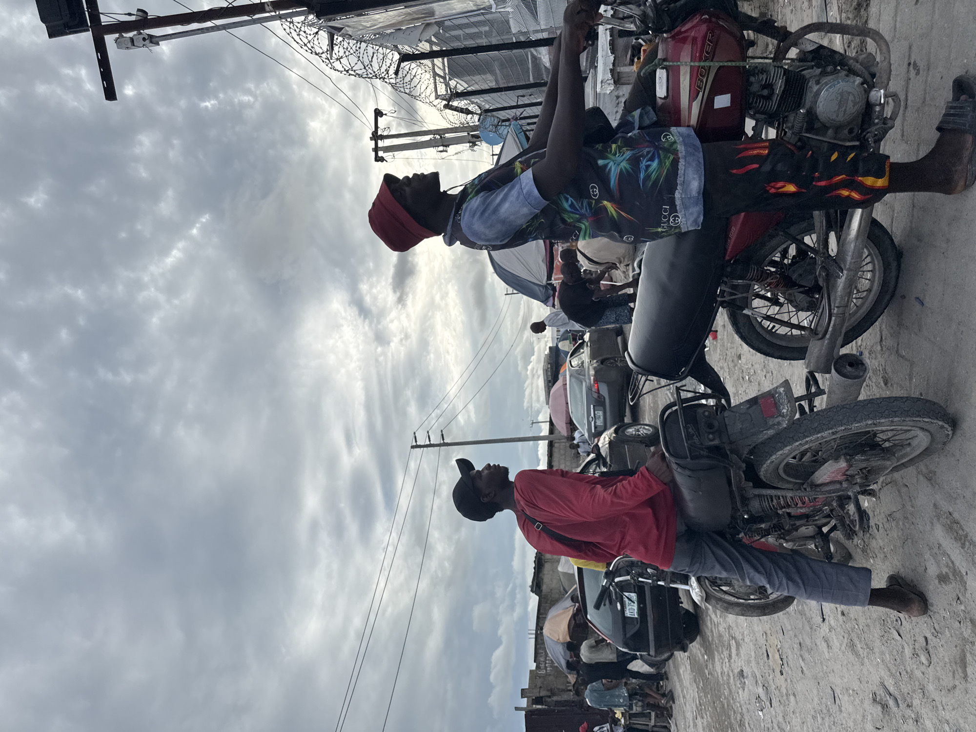Motorcyclists and bicycles spotted on Igboefon street