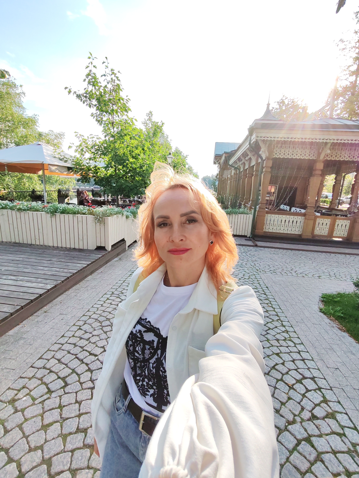 Outdoor photos at a park in Bol'shie Mkhi, Russia