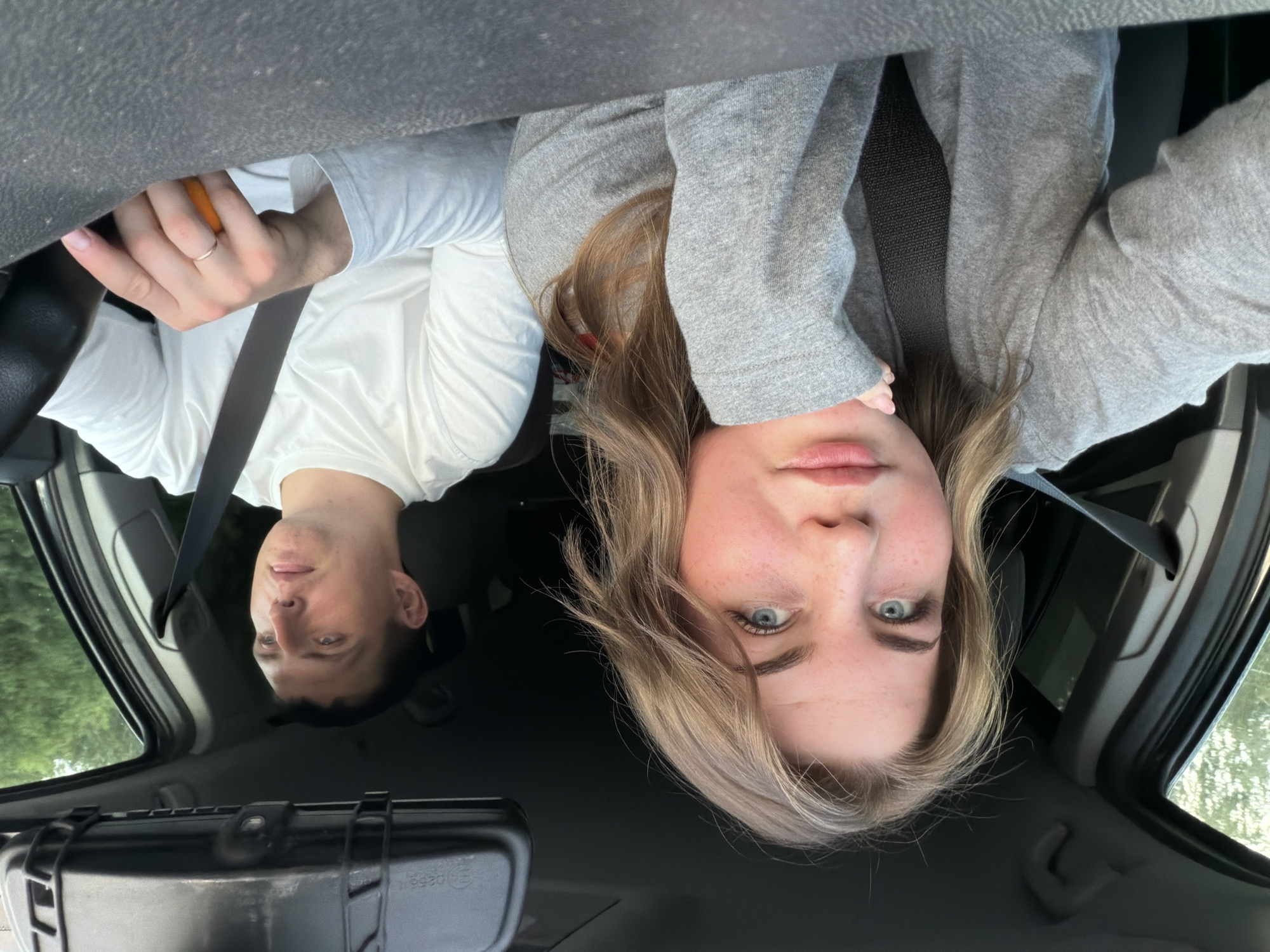Two passengers observed in vehicle in Belaya Gora, Russia
