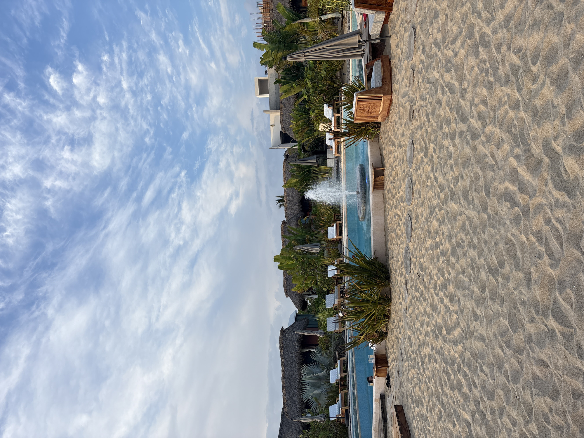 Coastal resort scene captured in El Jícaro, Mexico