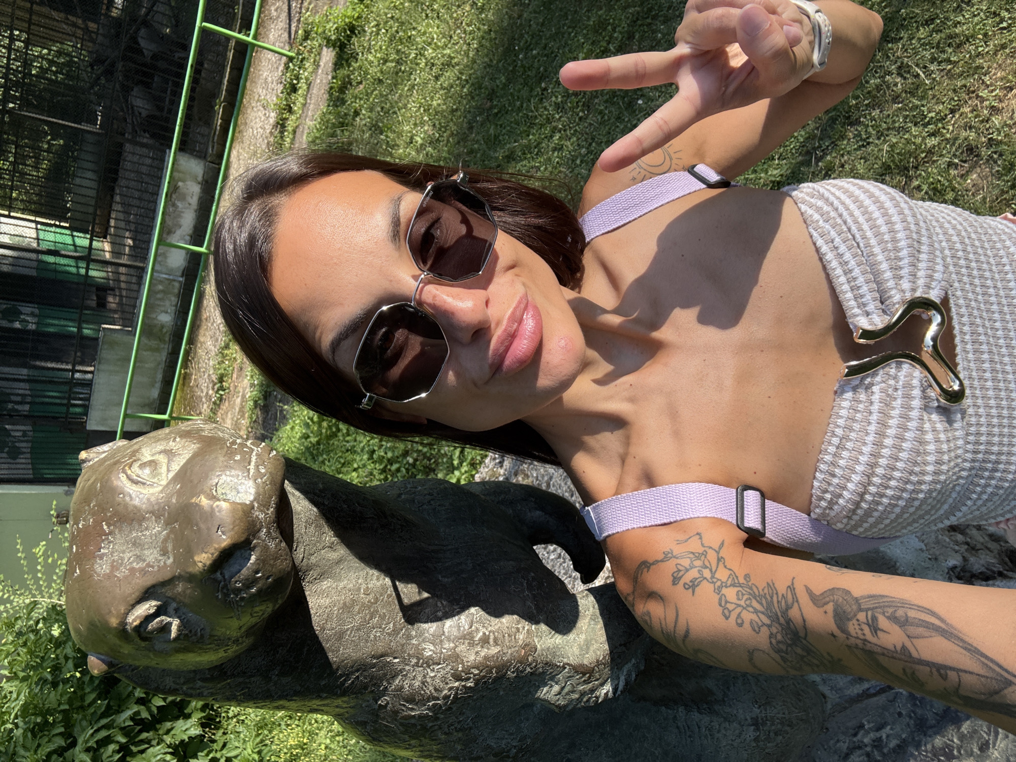 Afternoon at Pleven Zoo: bears, selfies, and animal enclosures