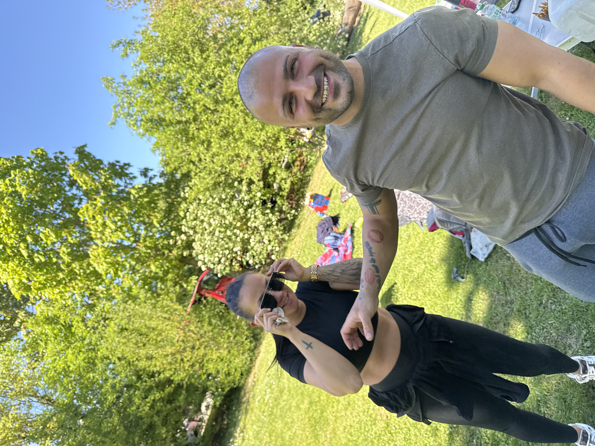 Sunny afternoon leisure activities documented in Ditzingen park