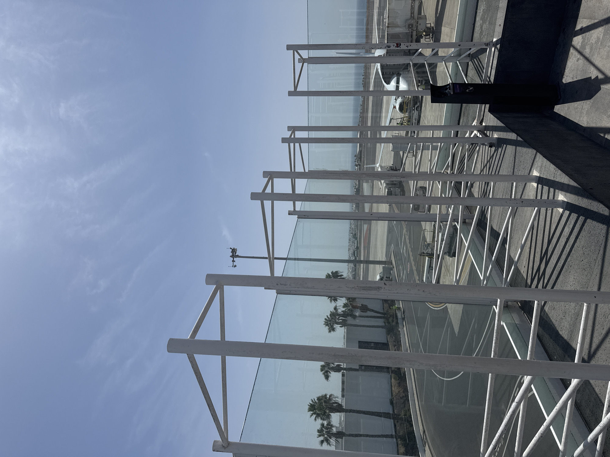 Tourist documents hour-long visit to Lanzarote Airport observation areas