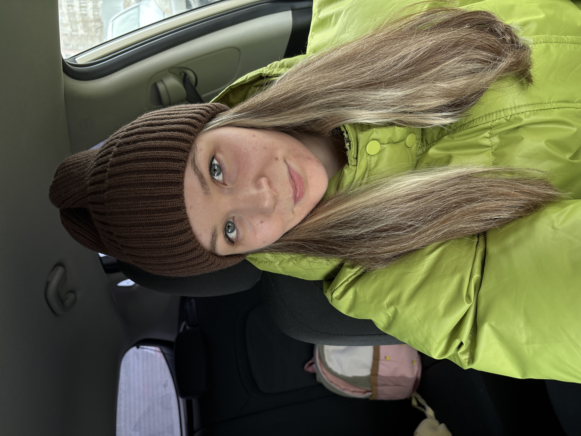 Woman and child passengers spotted in vehicle in Izhevsk