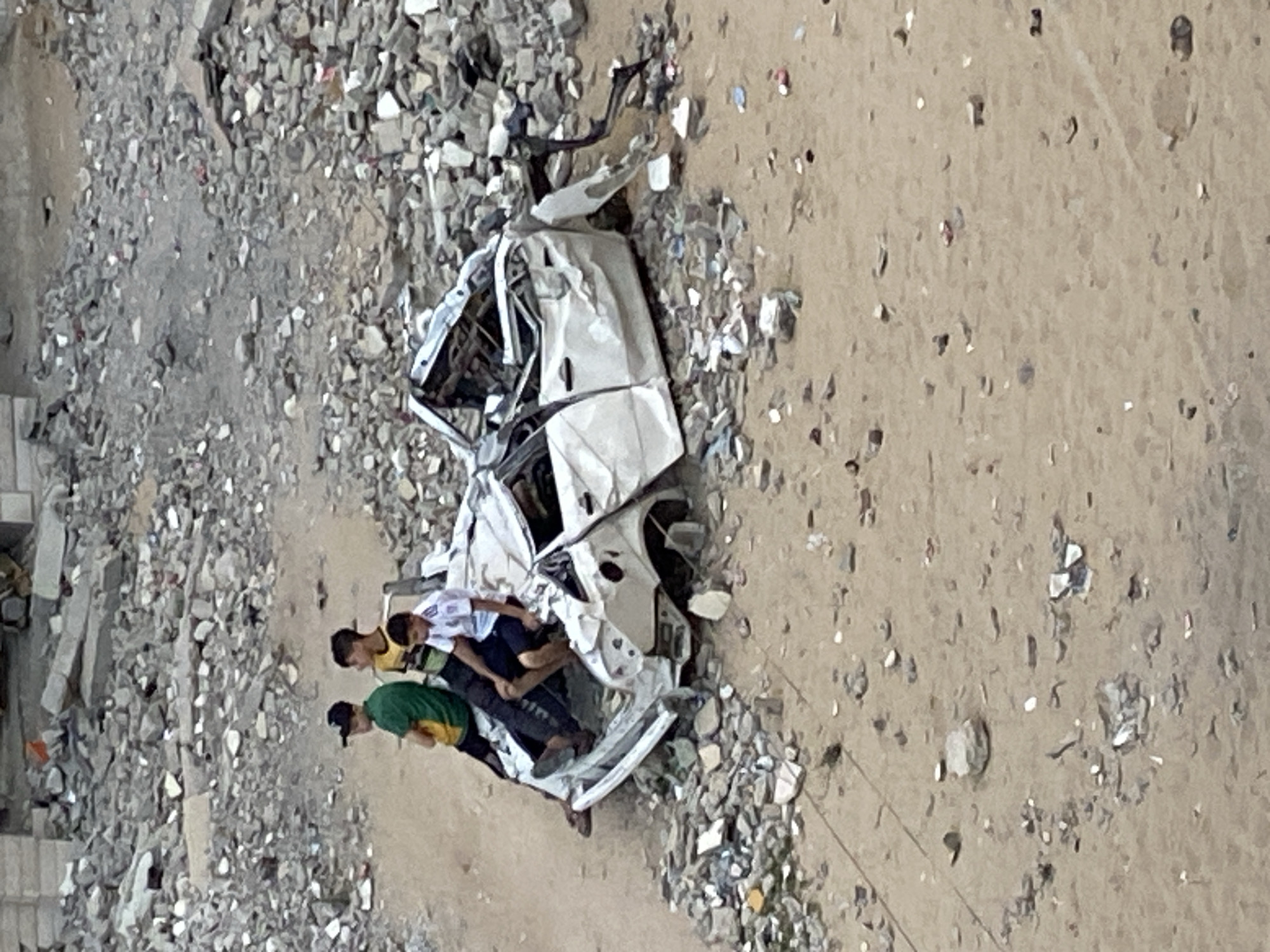 Witnesses document destruction and displacement in Khan Yunis
