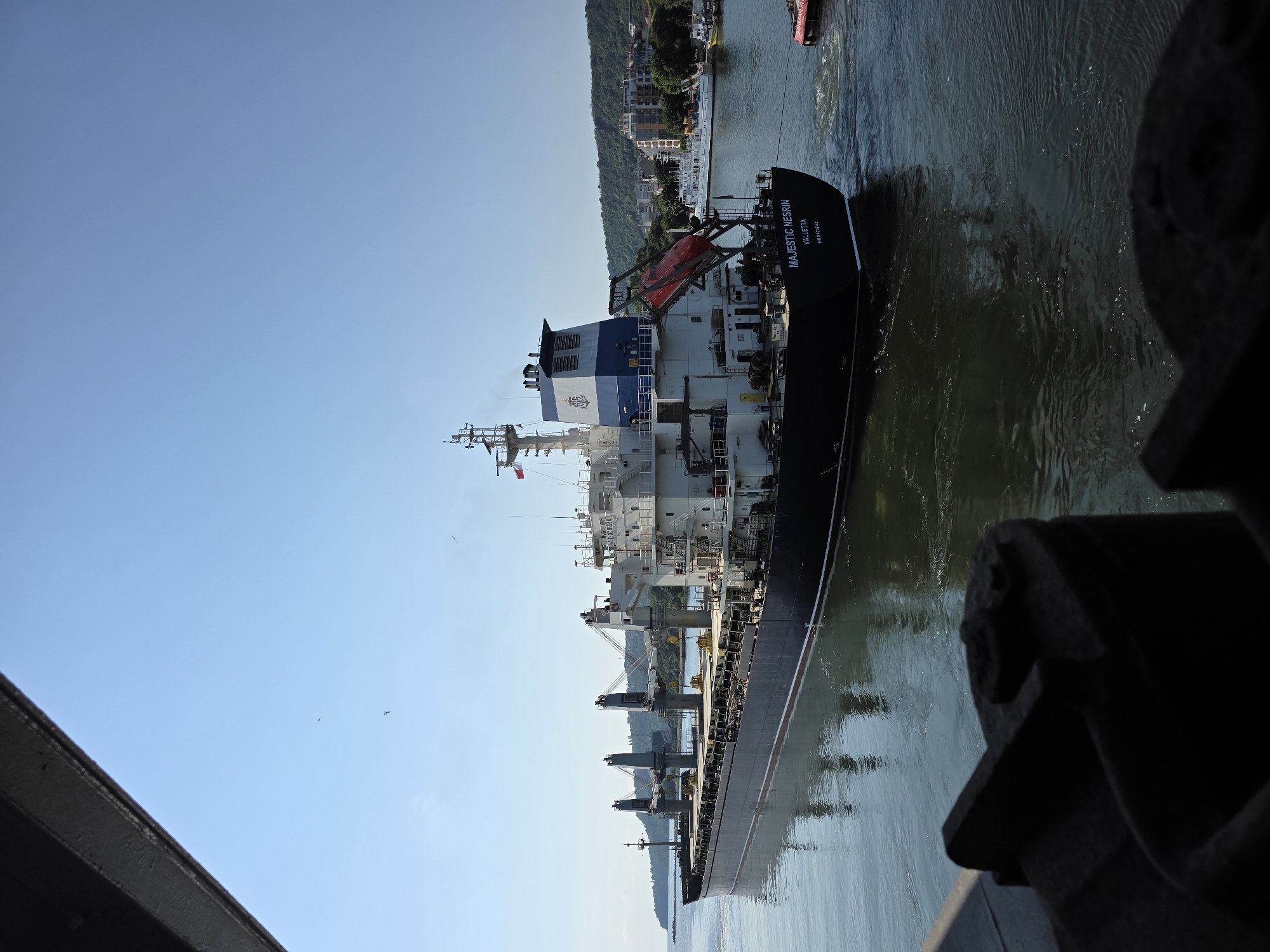 Cargo ship MAJESTIC NESRIN tugboat-assisted into Varna Bay
