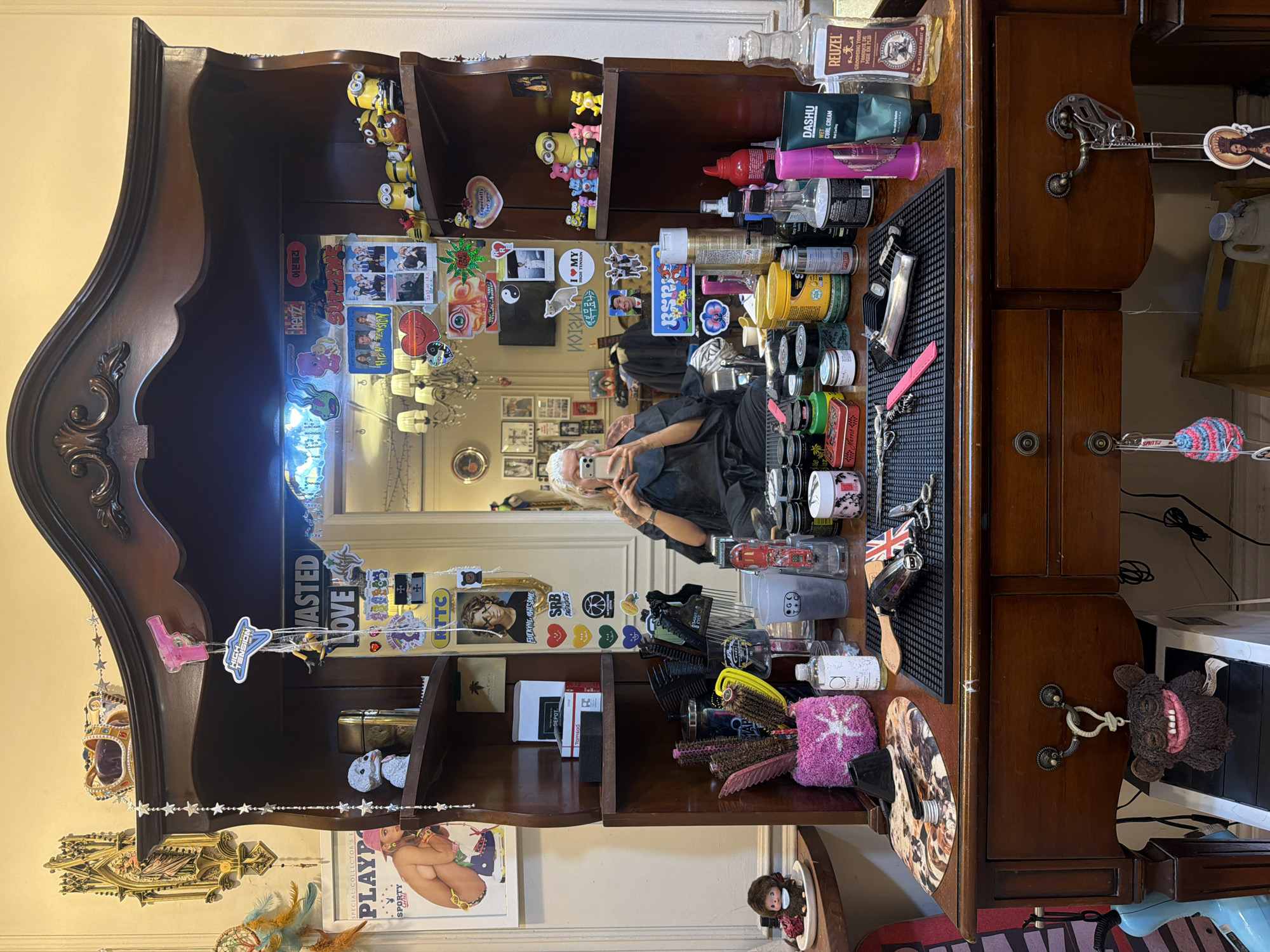 Personal vanity scene documented in Seoul residence