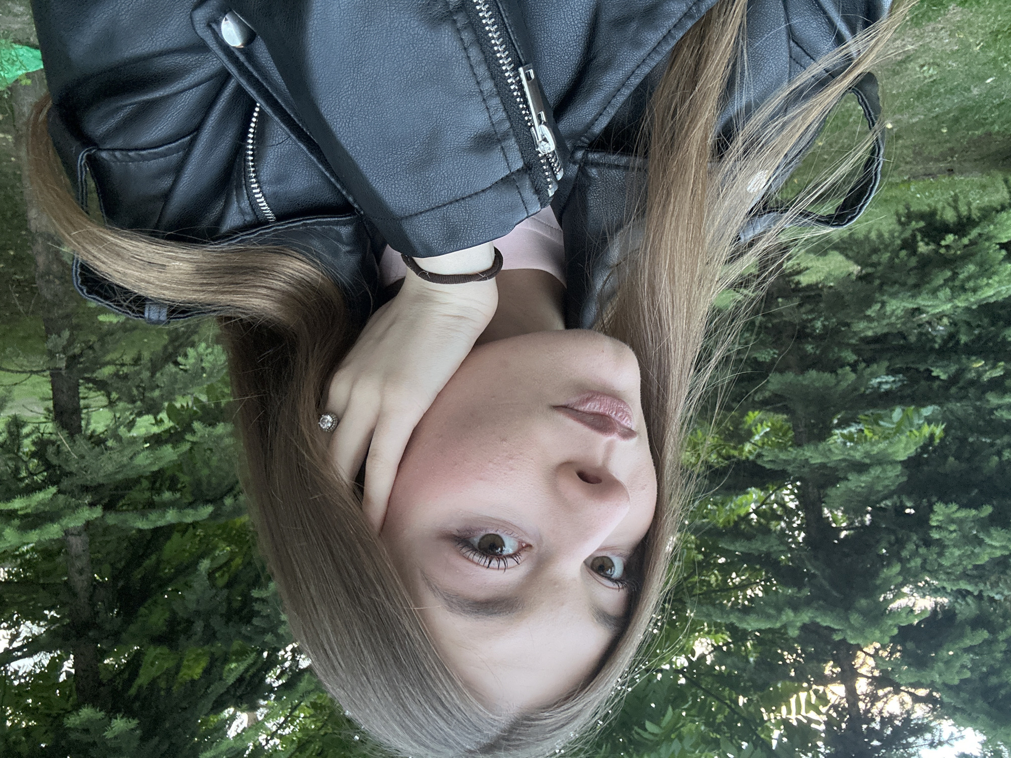 Woman documents afternoon photo session across Kazan parks