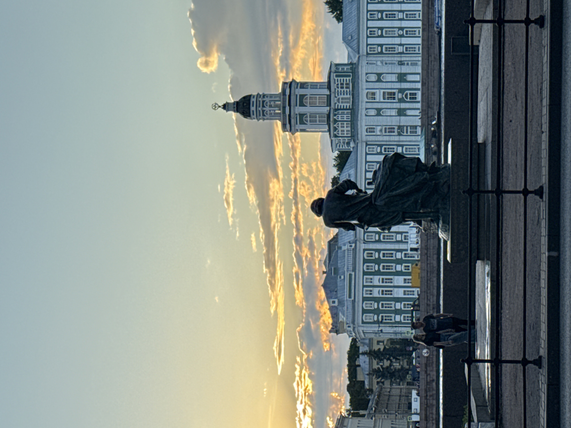 Street music and sunset views near the Kunstkamera, St. Petersburg