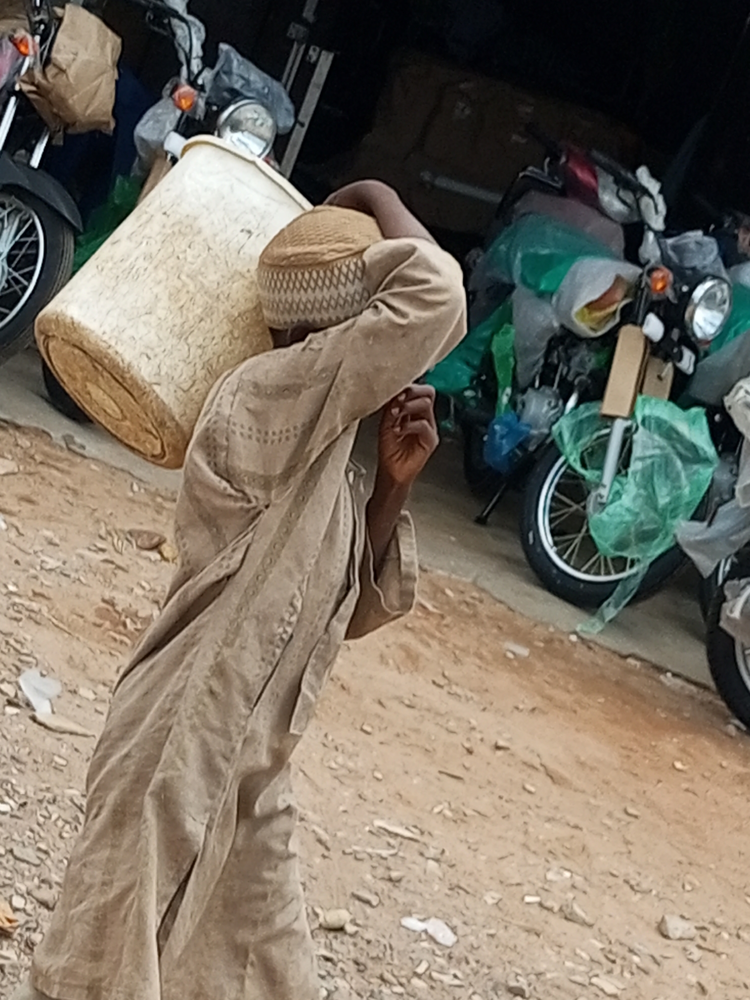 Street commerce and daily life across Gombe and Arawa, Nigeria