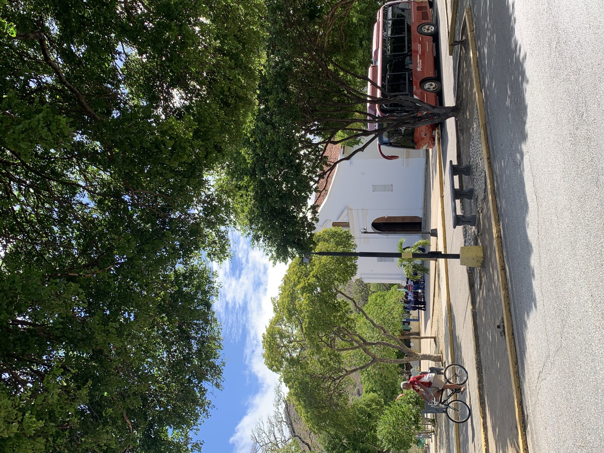 Street scenes captured in Santa Ana, Venezuela neighborhood