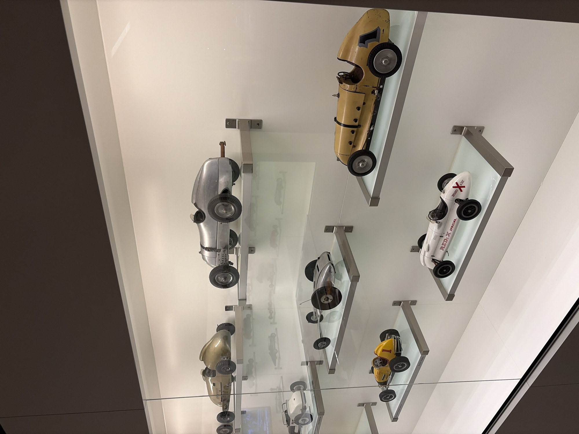 Visitor documents vintage car exhibits at Hague area museum